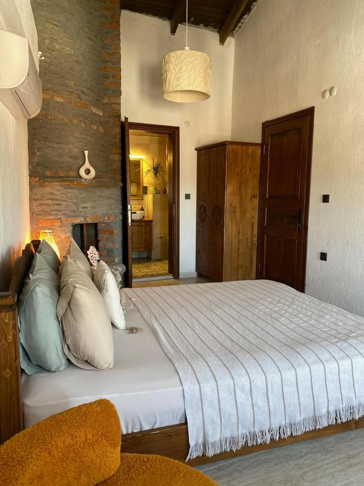 Bed in Şirince Kirke Otel