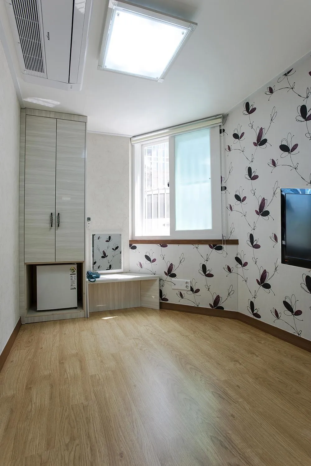 Day in Myeongdong Ecohouse