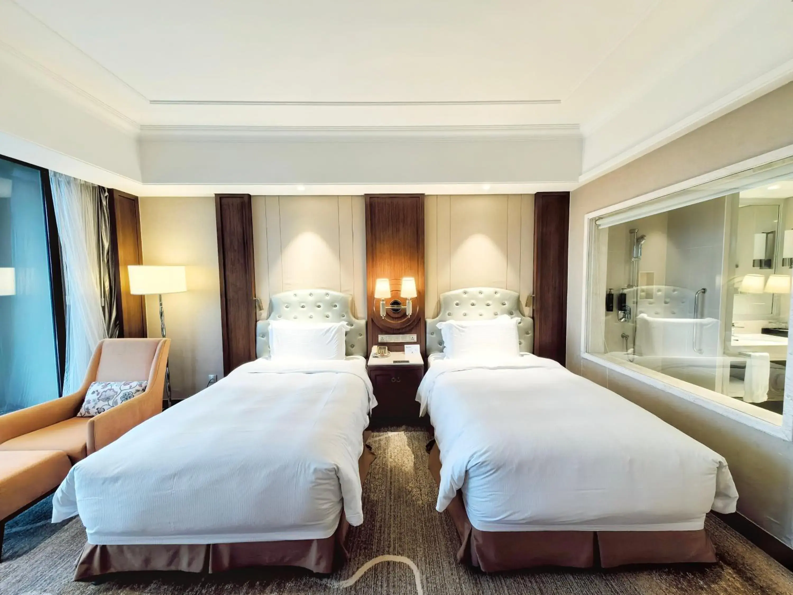 Twin Guest Room with Sea View in DoubleTree by Hilton Ningbo - Chunxiao Twin Guest Room with Sea View in DoubleTree by Hilton Ningbo - Chunxiao