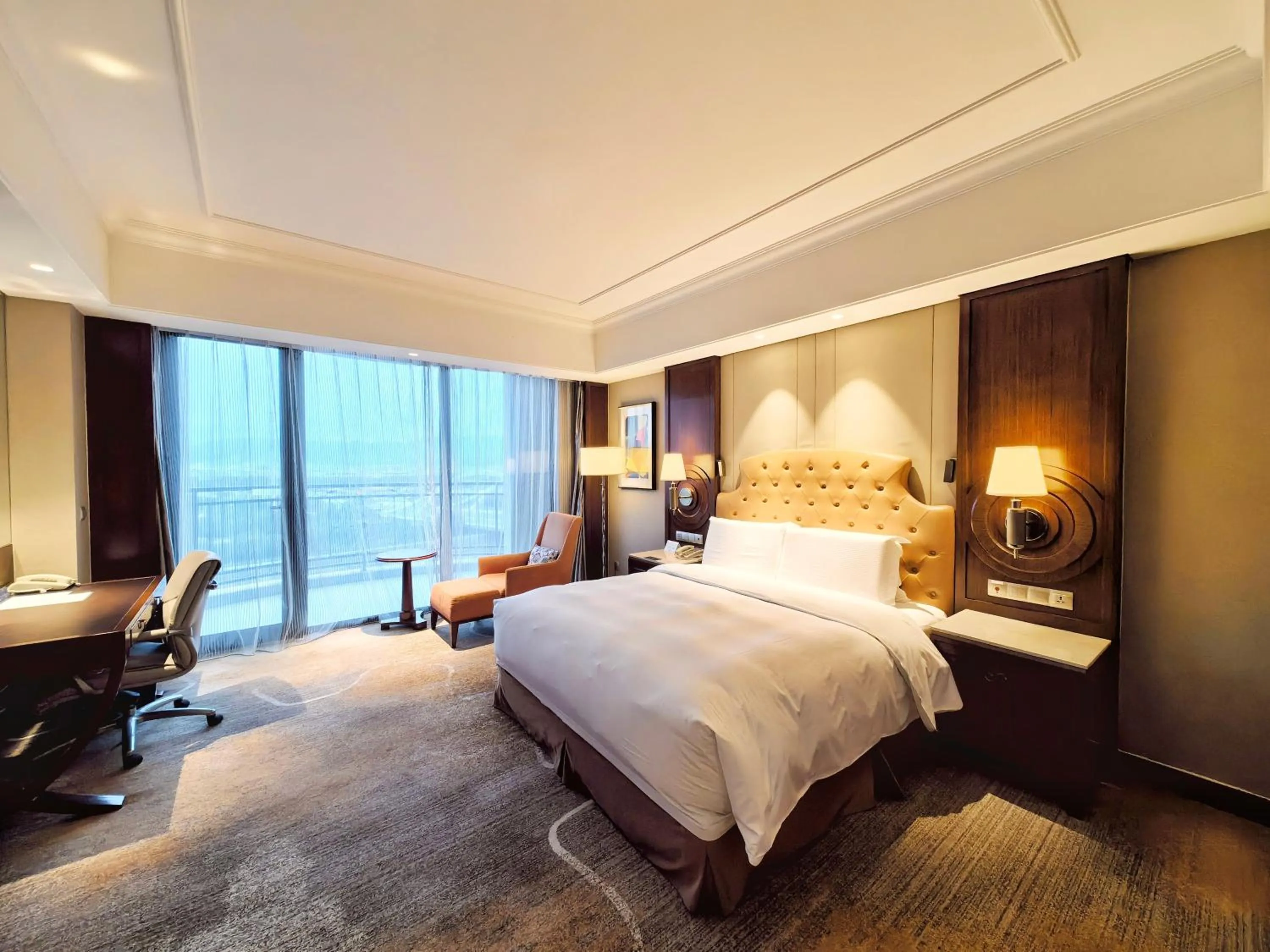 Bed in DoubleTree by Hilton Ningbo - Chunxiao