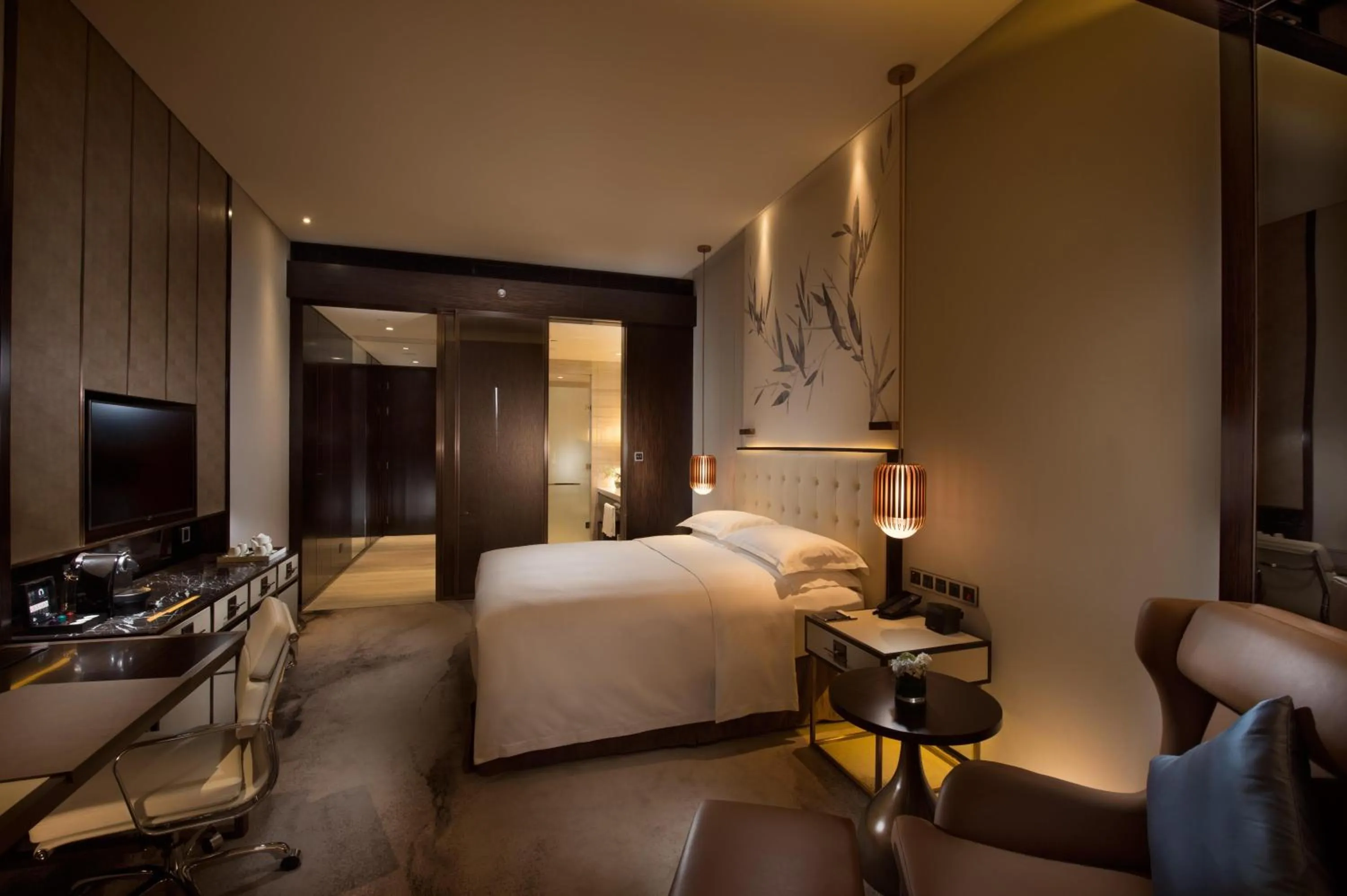 Bedroom, Bed in Hilton Shenzhen Futian