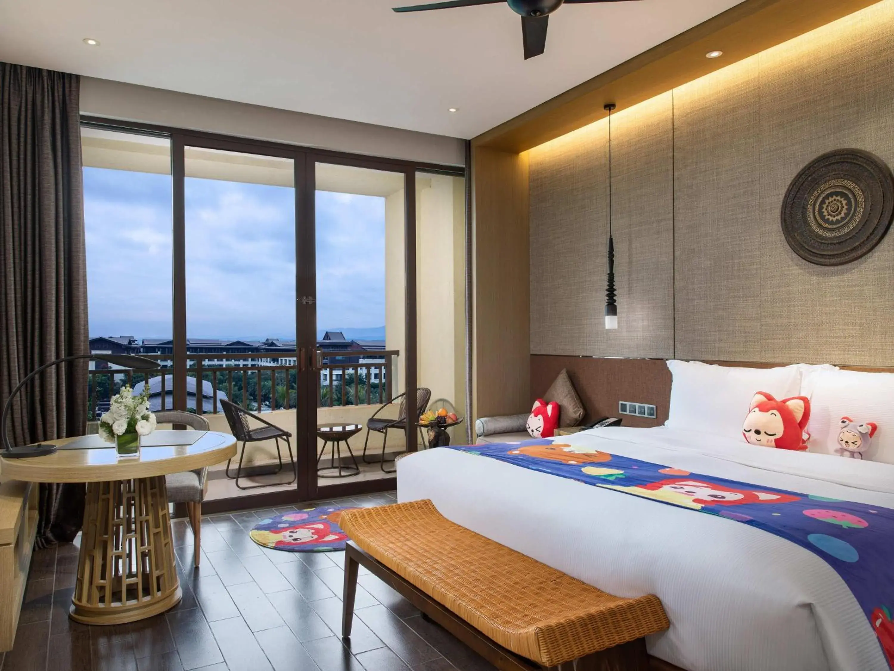 Family King Room with Balcony and Park View in Pullman Resort Xishuangbanna Family King Room with Balcony and Park View in Pullman Resort Xishuangbanna