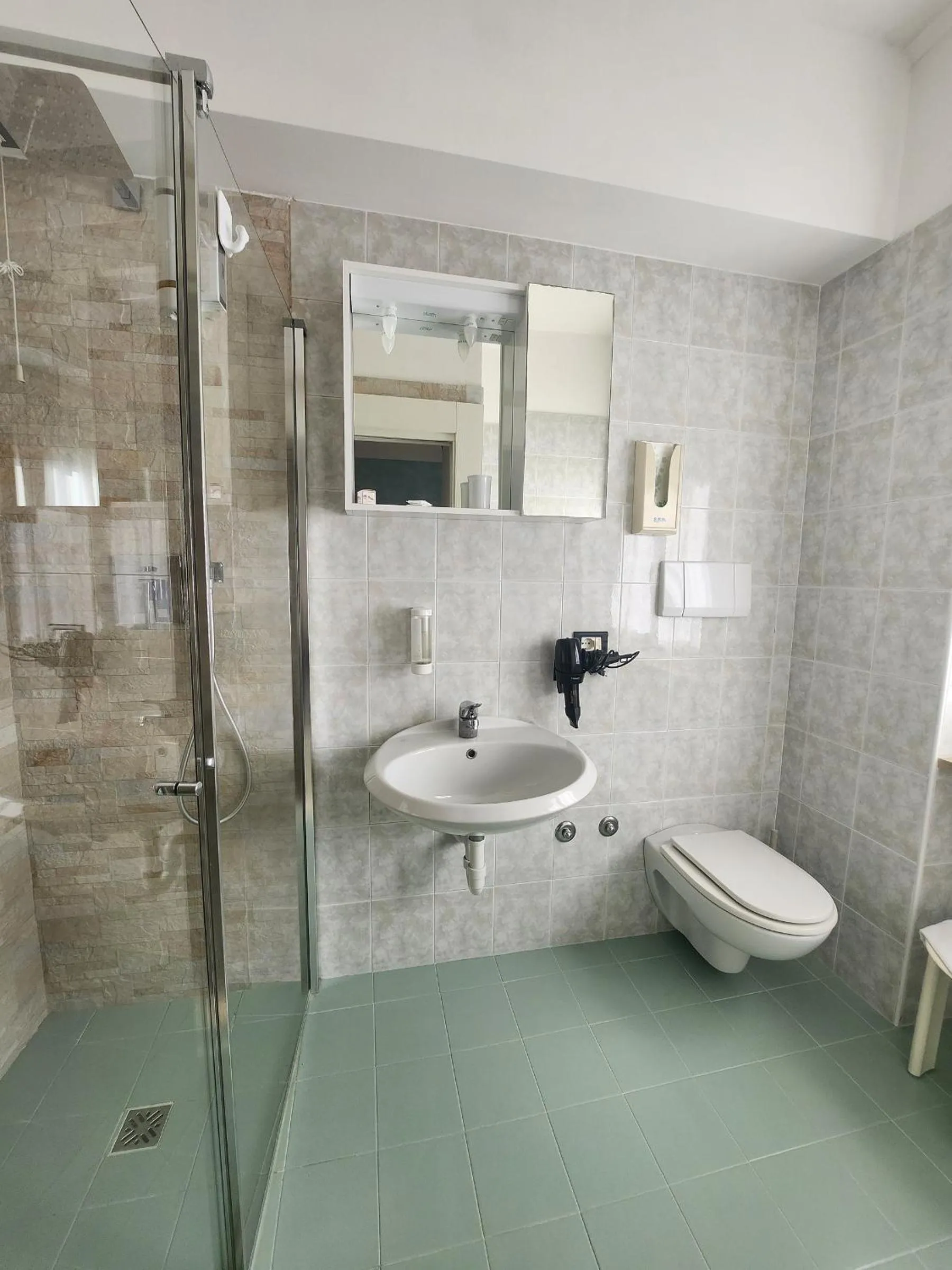 Shower in Hotel 2 Palme