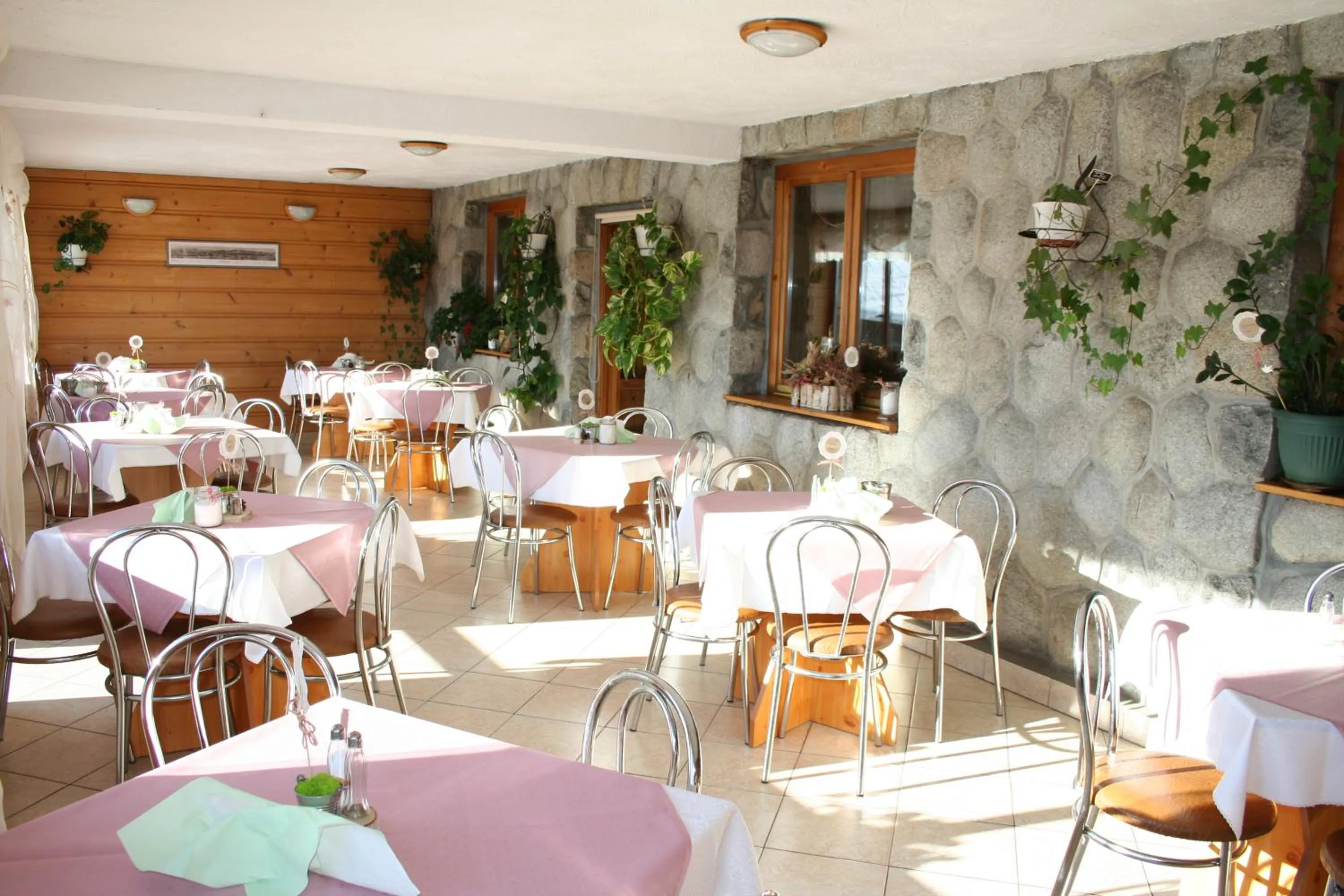 Restaurant/places to eat in Dom Wczasowy Krystyna