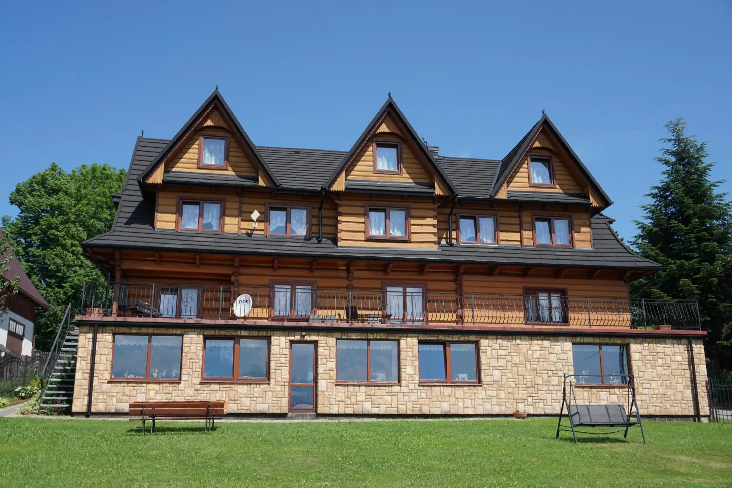 Property building in Dom Wczasowy Krystyna