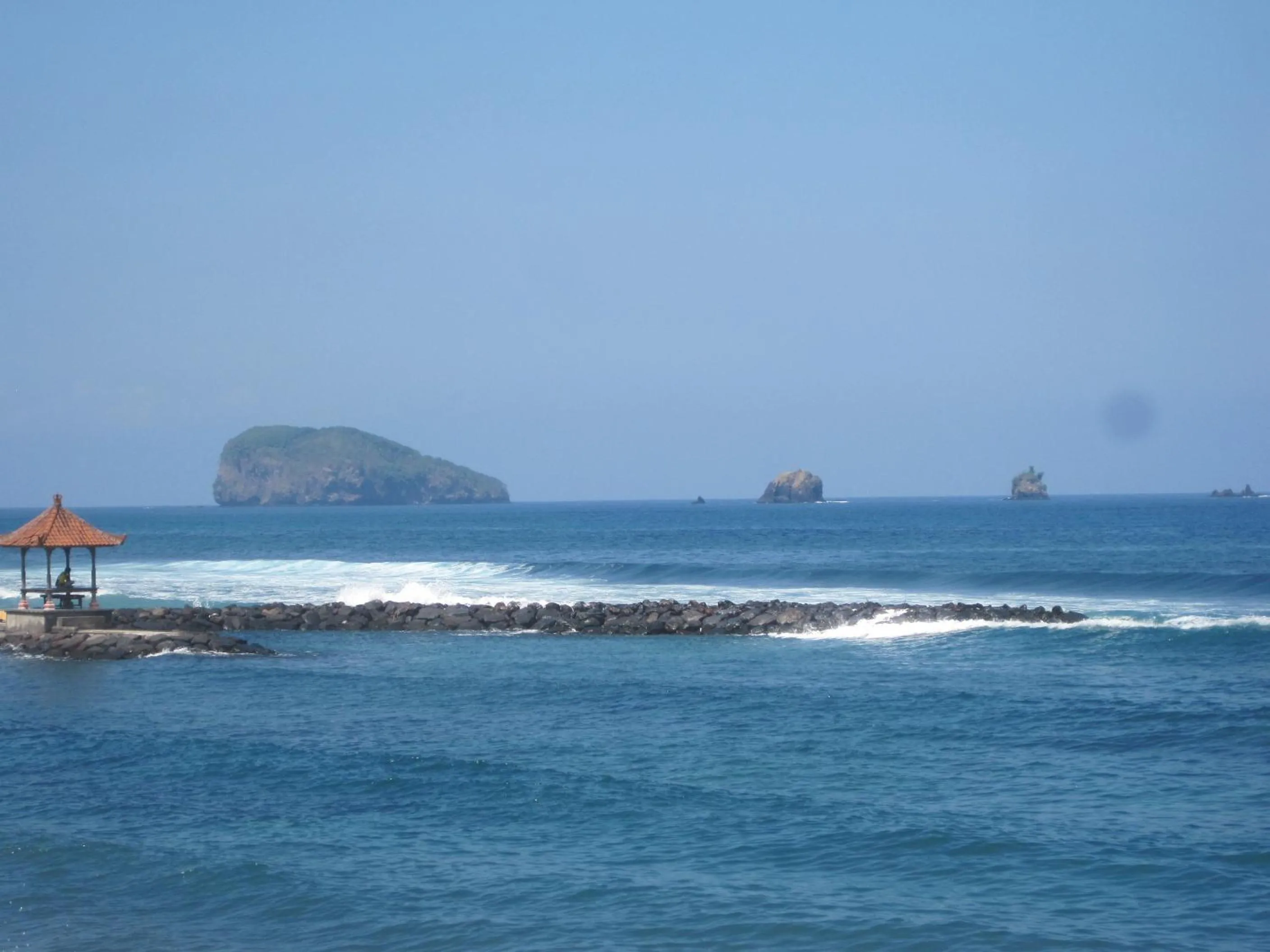 Day in Segara Wangi Beach Cottages