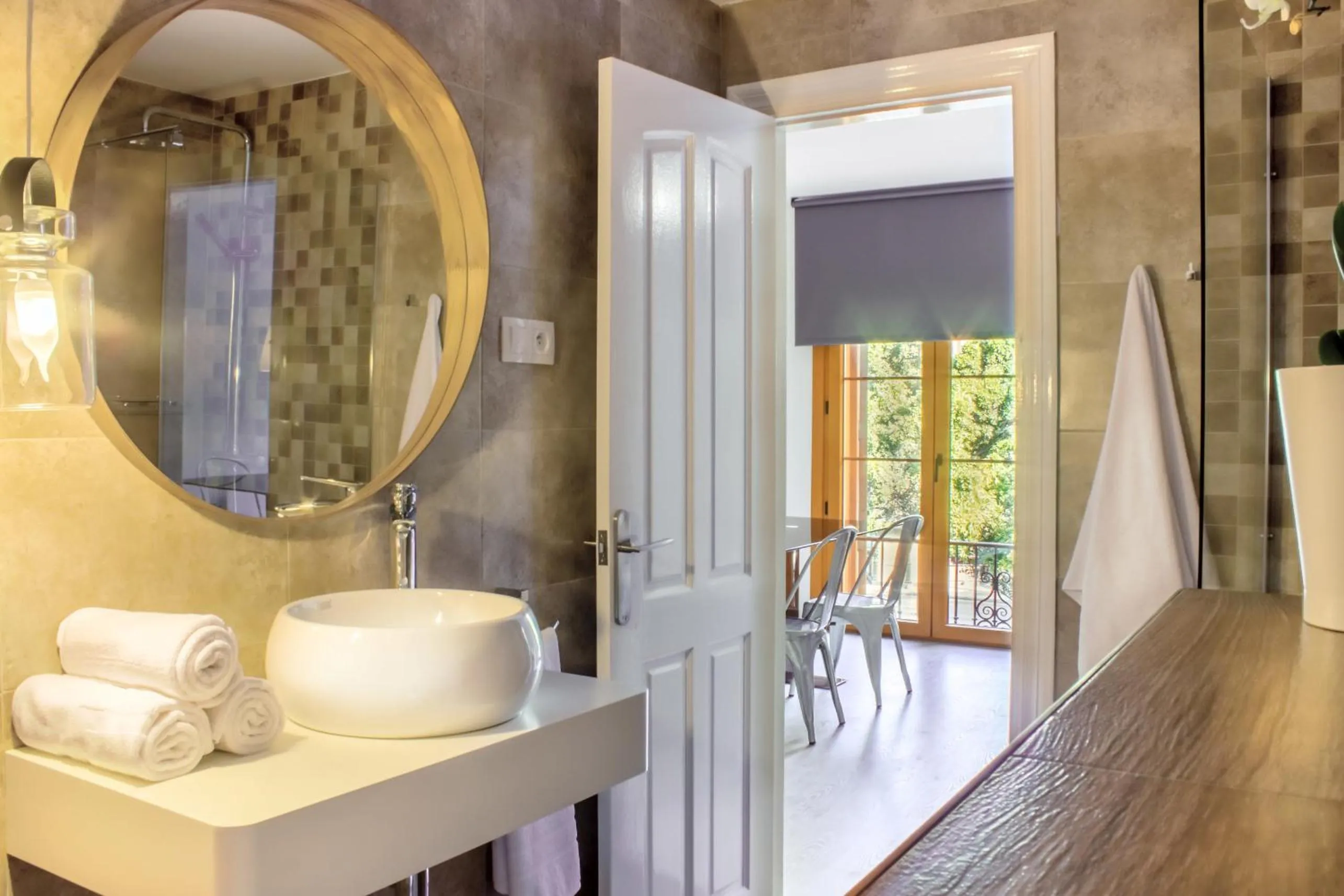 Shower in Santa Cruz Apartments