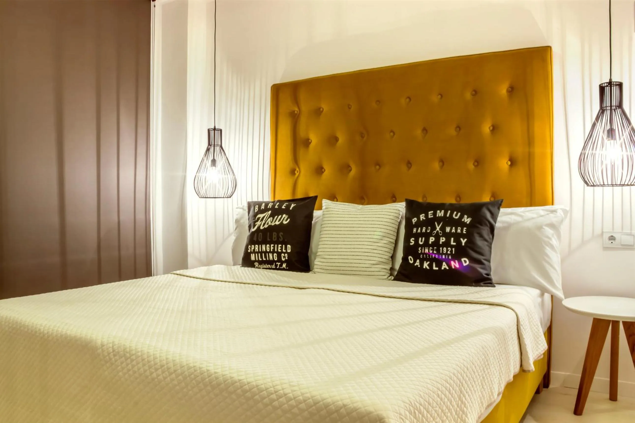 Bed in Santa Cruz Apartments