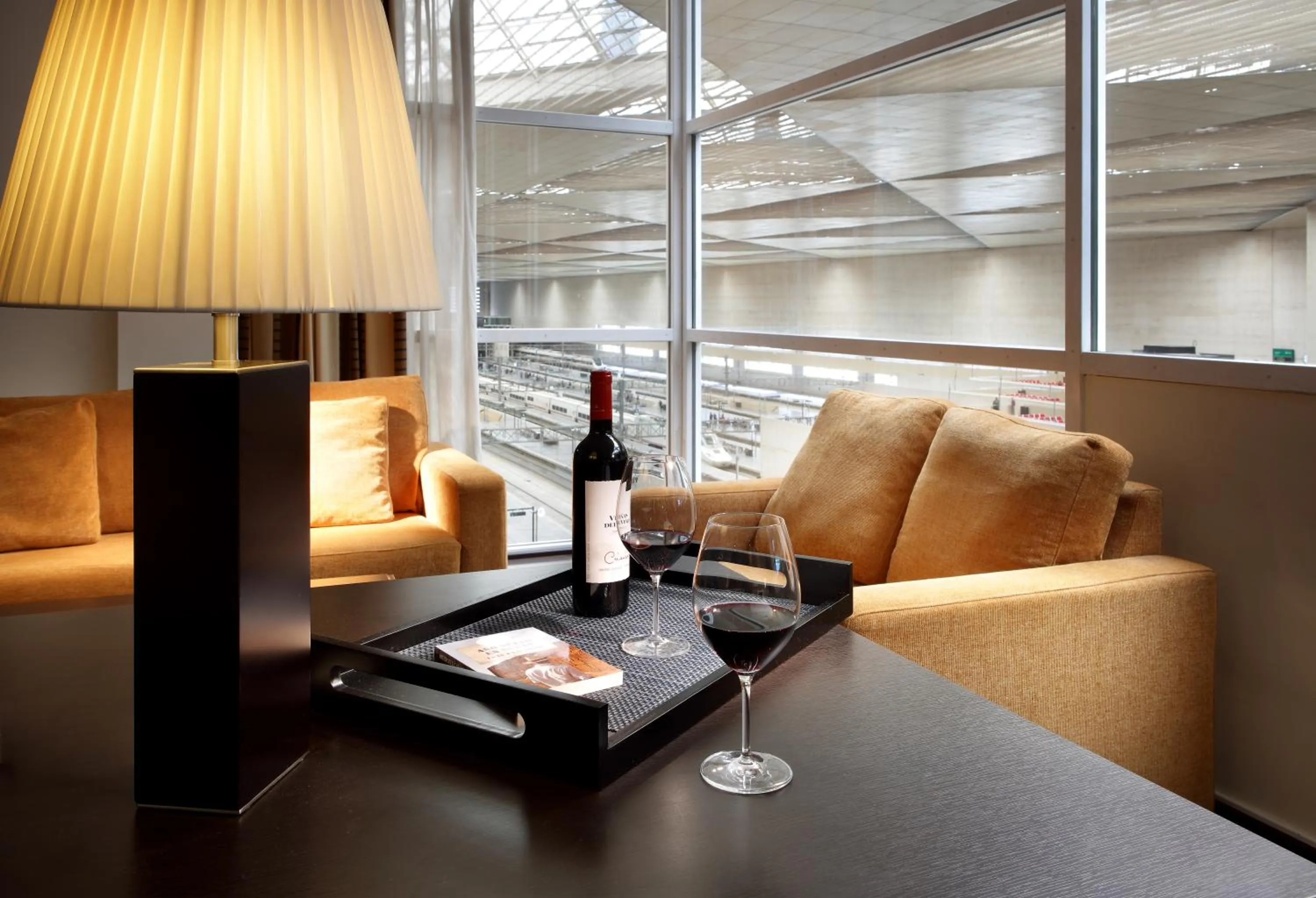 Living room in Eurostars Zaragoza