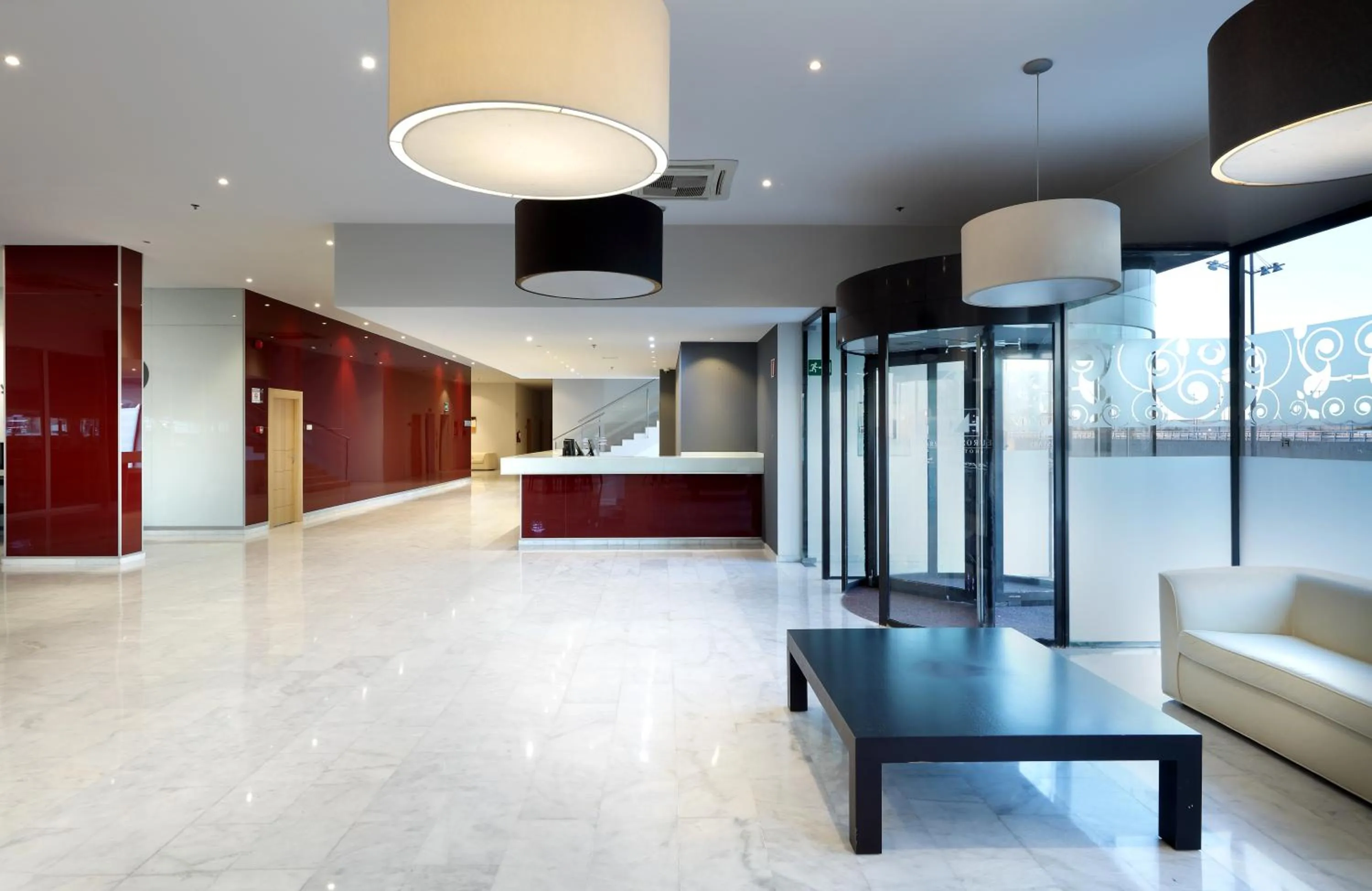 Lobby or reception in Eurostars Zaragoza