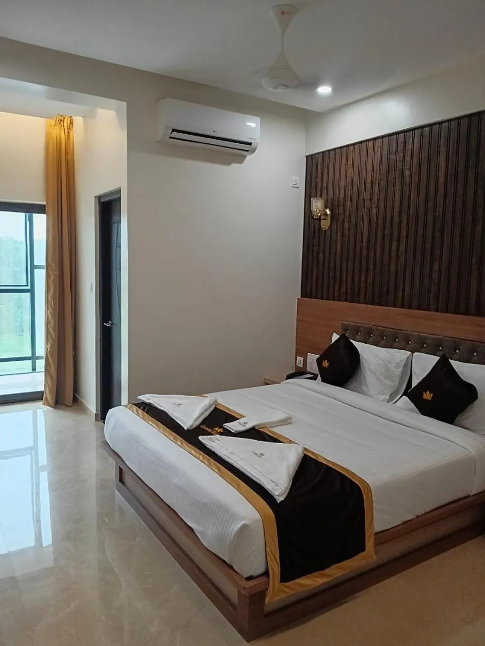 Bed in Hotel Coastal Palace