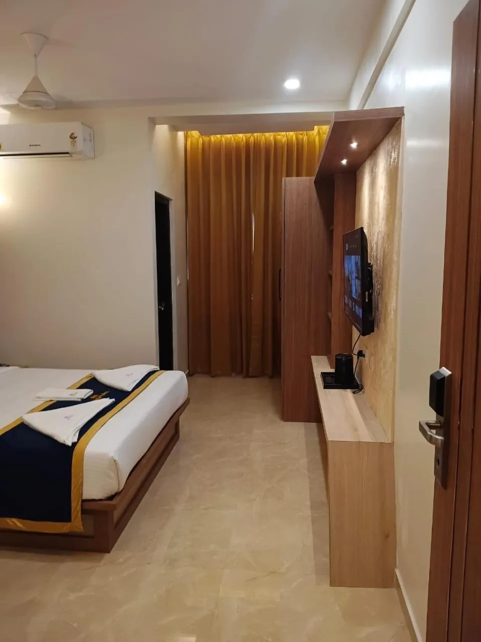 Bed in Hotel Coastal Palace