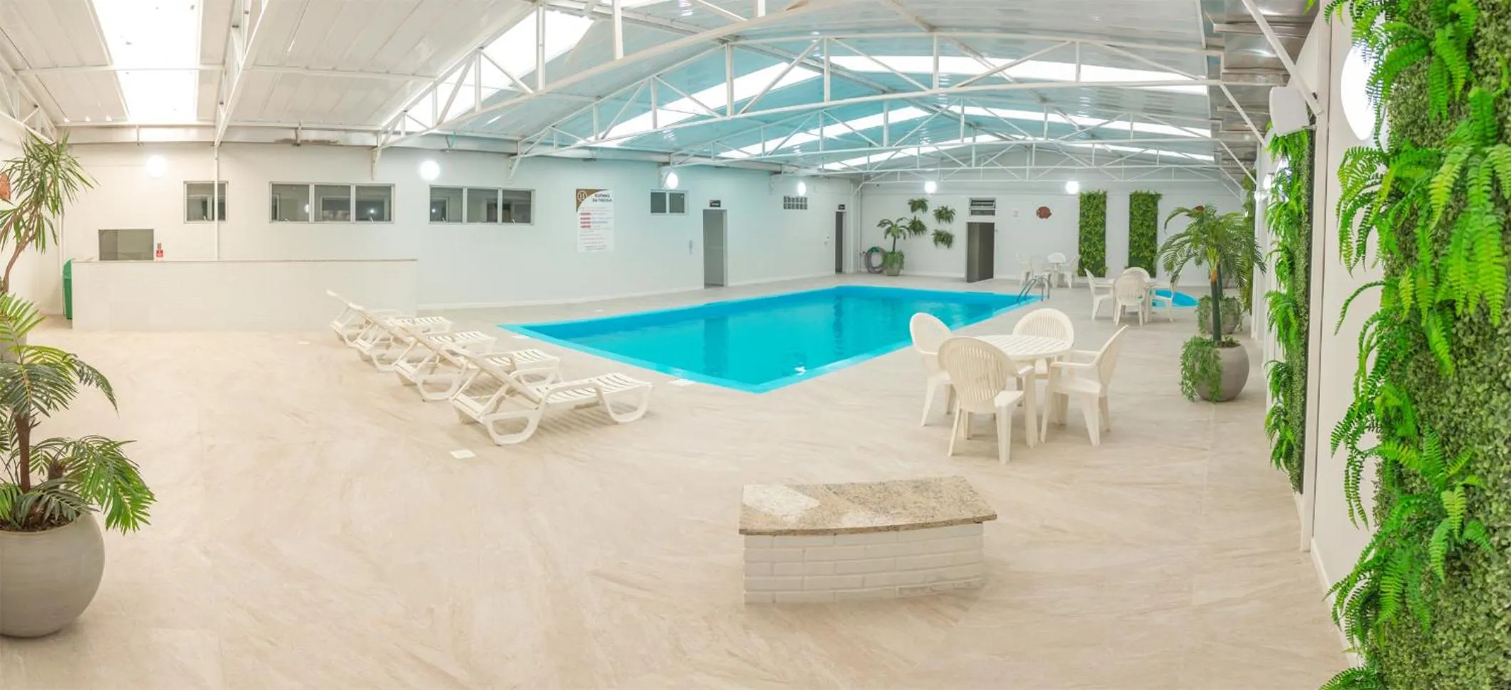 Pool view in Hamburgo Palace Hotel