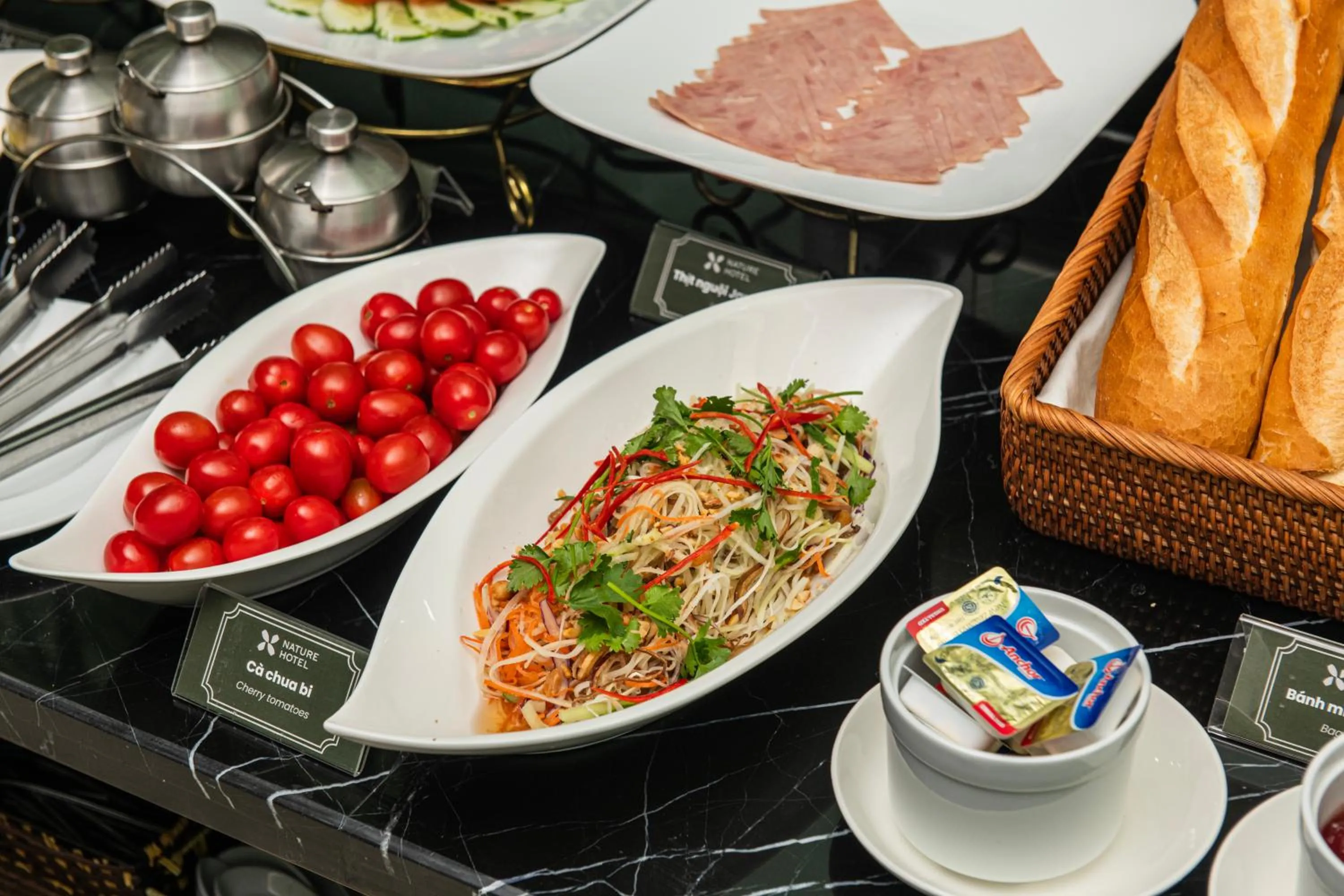 Restaurant/places to eat in Nature Hotel - Lac Long Quan