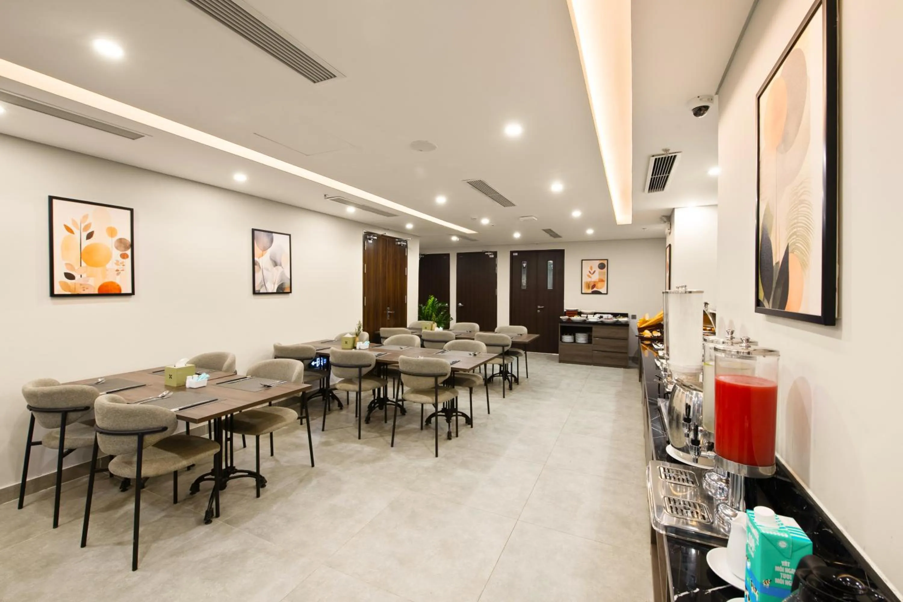 Restaurant/places to eat in Nature Hotel - Lac Long Quan