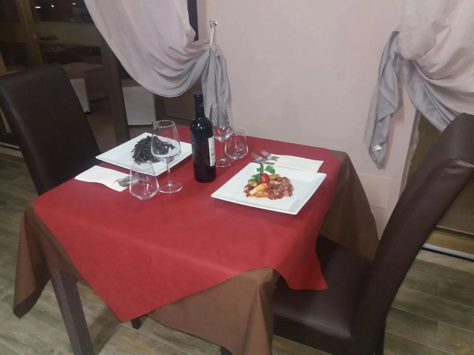 Restaurant/places to eat in ChrisMare Hotel