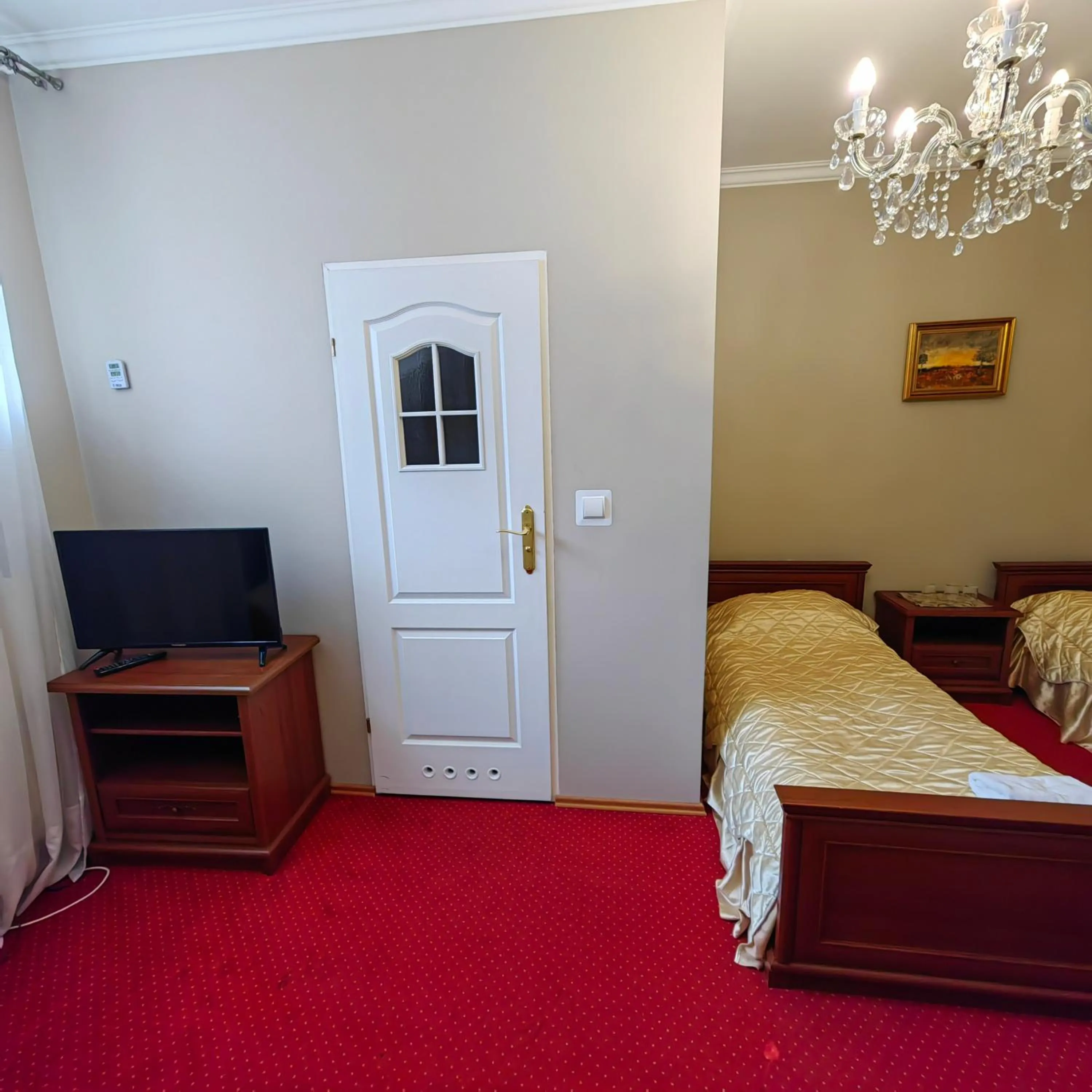 TV/Entertainment Center in Dworek Wola Ociecka