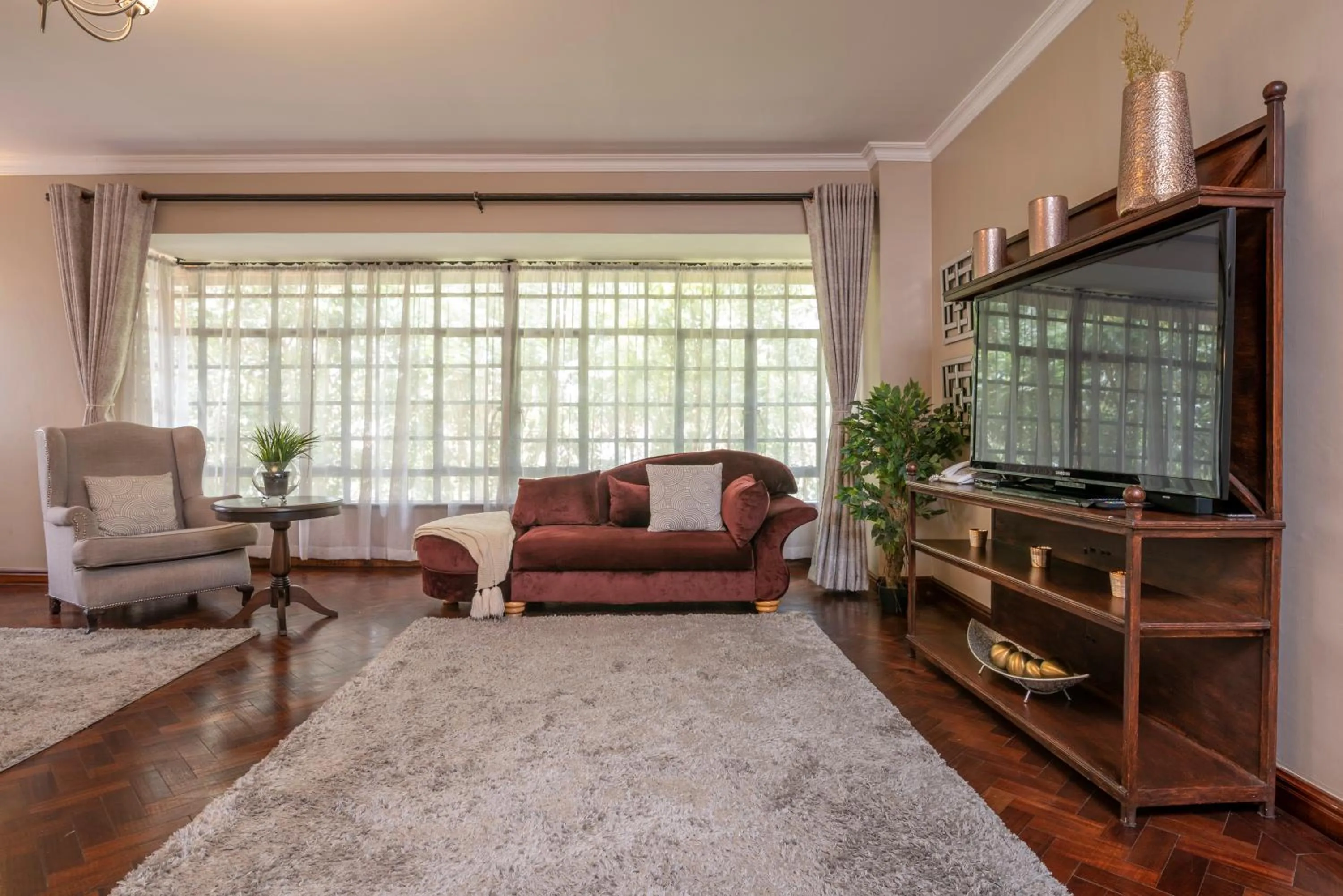 TV and multimedia in Fair Acres Boutique Hotel Karen