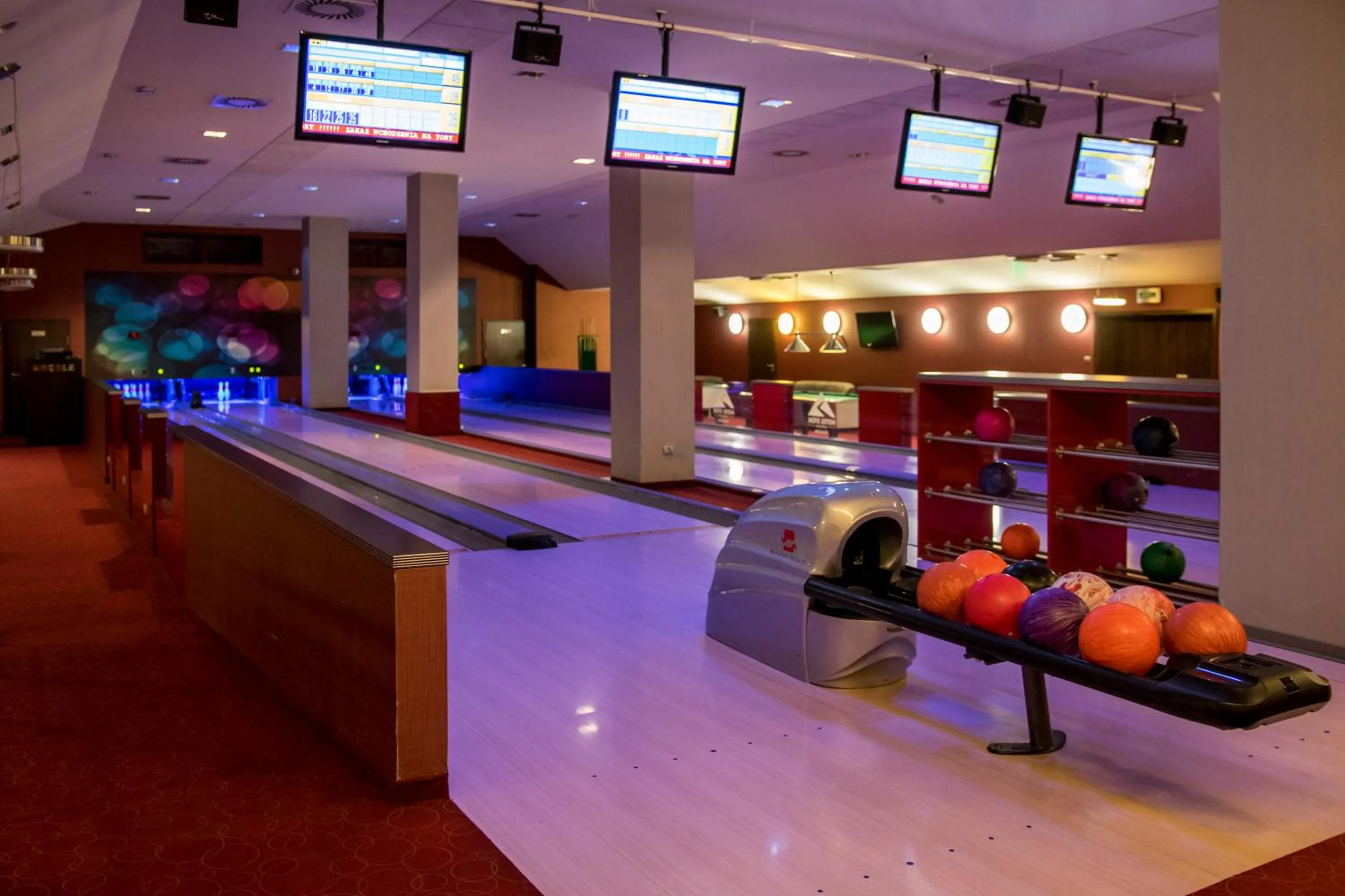 Bowling in Hotel Stok