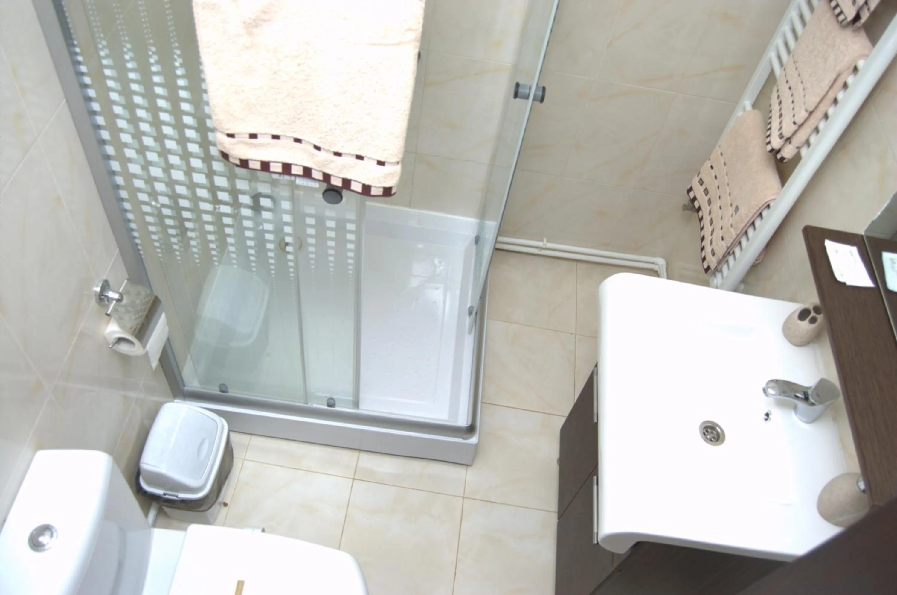 Bathroom in Complex Parc Pini Moinesti