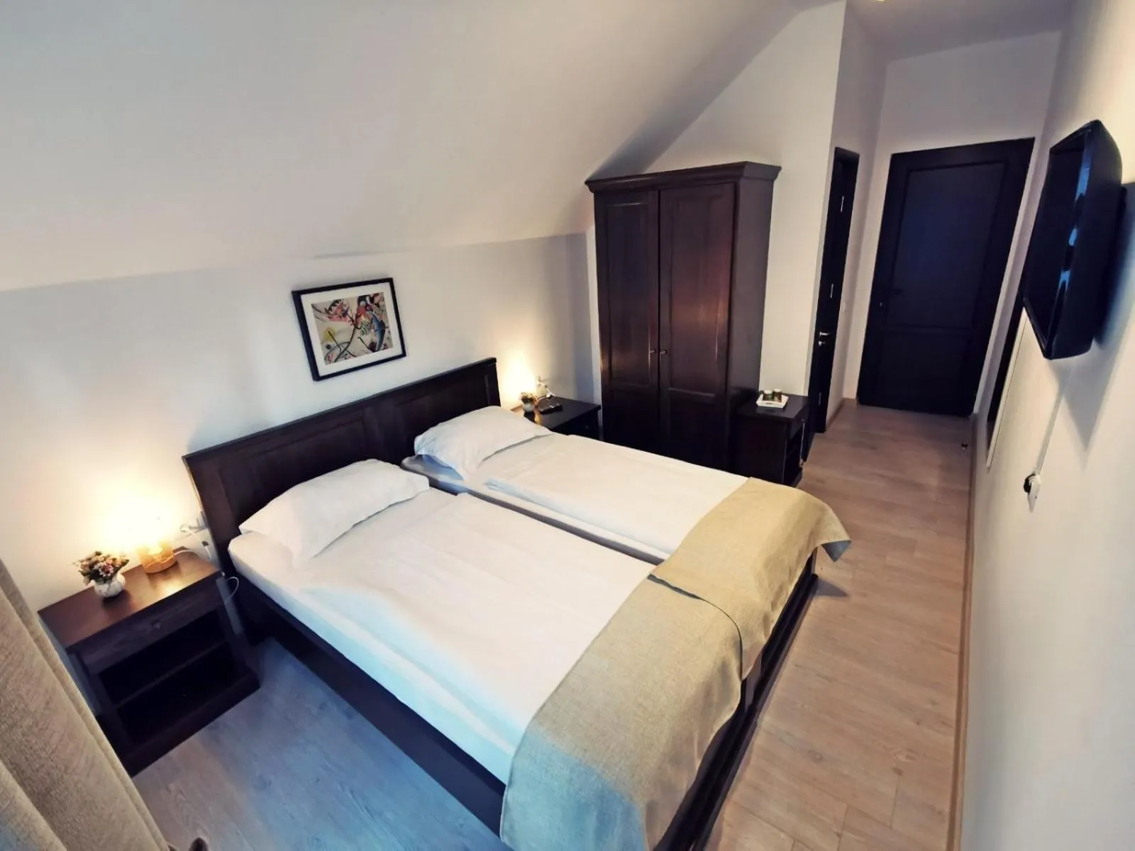 Bed in Complex Parc Pini Moinesti