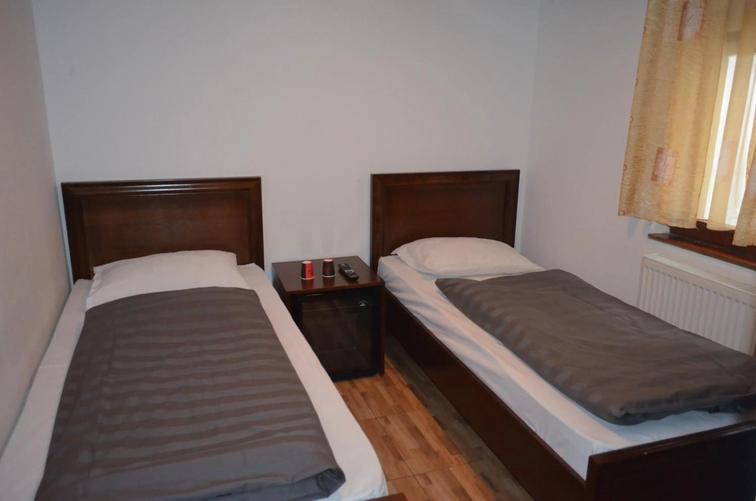 Photo of the whole room, Bed in Complex Parc Pini Moinesti