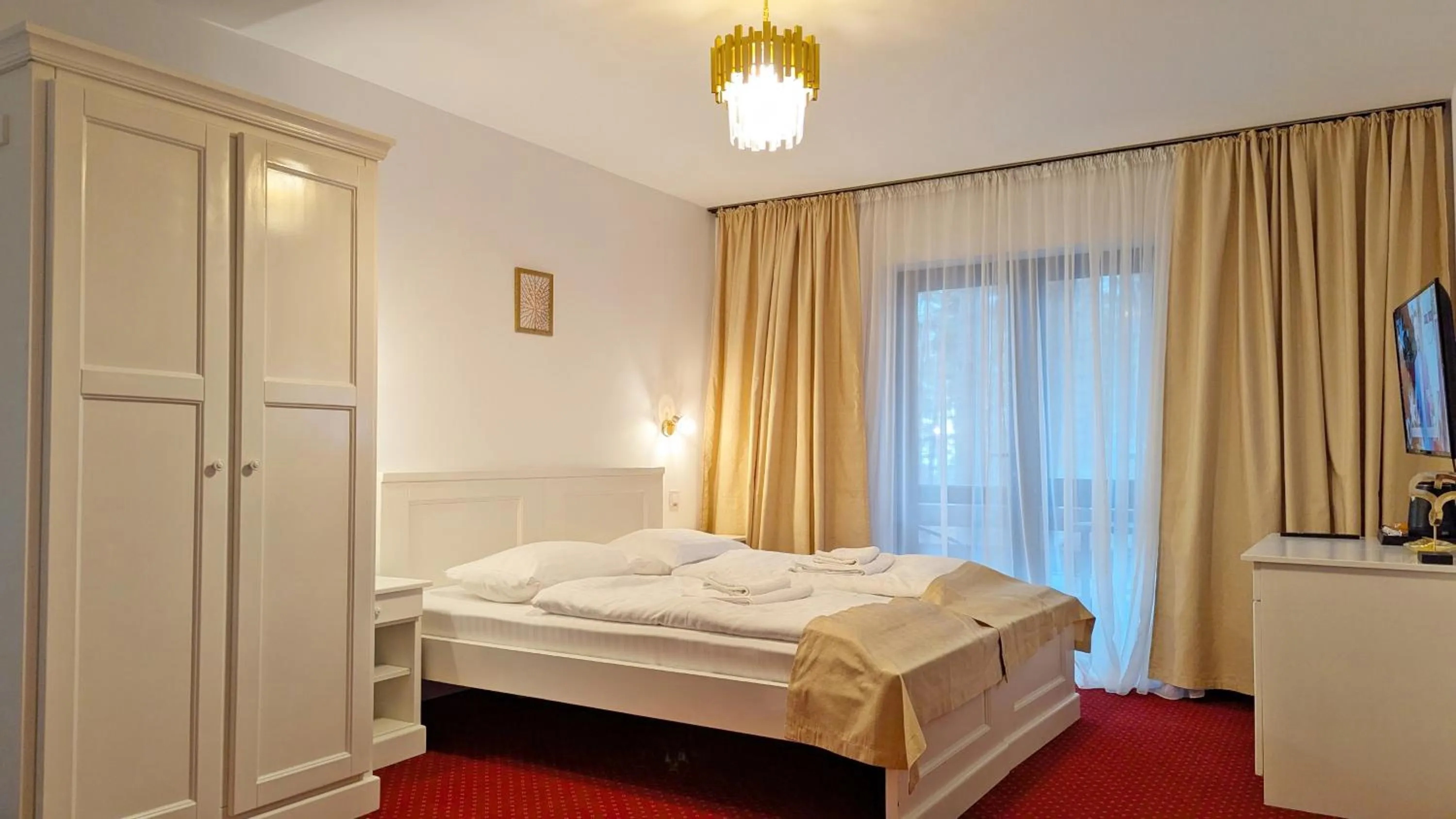 Bed in Complex Parc Pini Moinesti