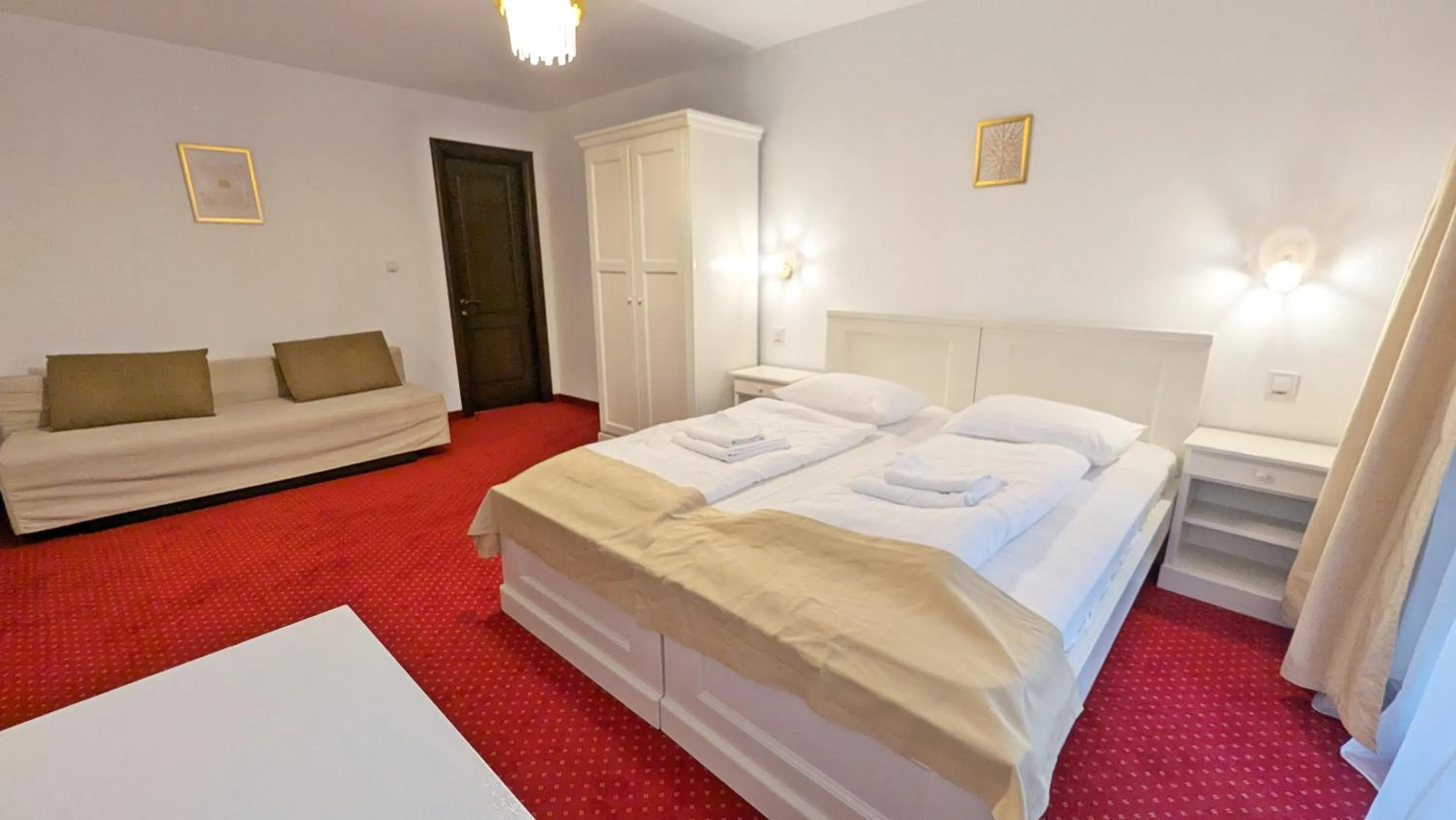 Bed in Complex Parc Pini Moinesti