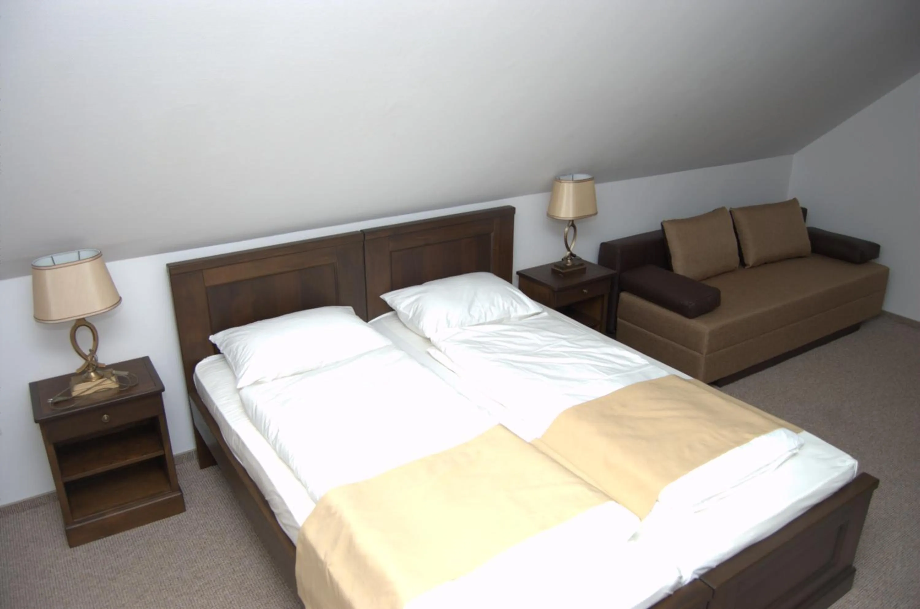 Photo of the whole room, Bed in Complex Parc Pini Moinesti