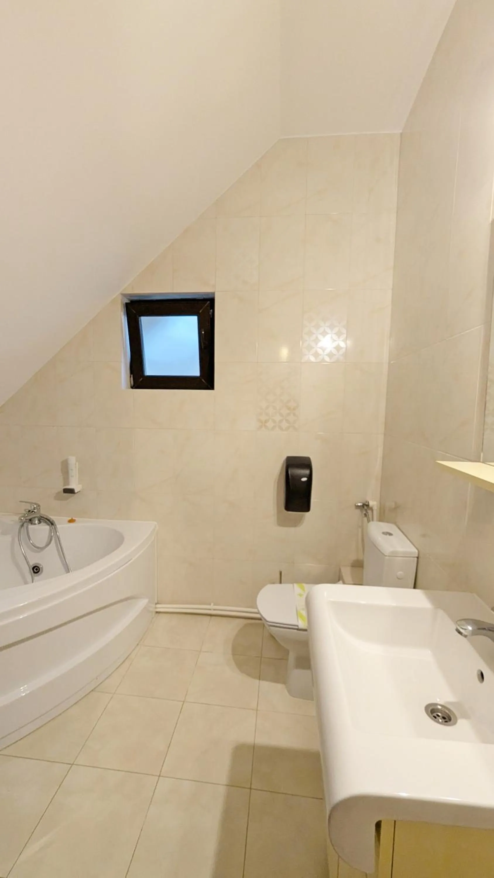 Complex Parc Pini Moinesti