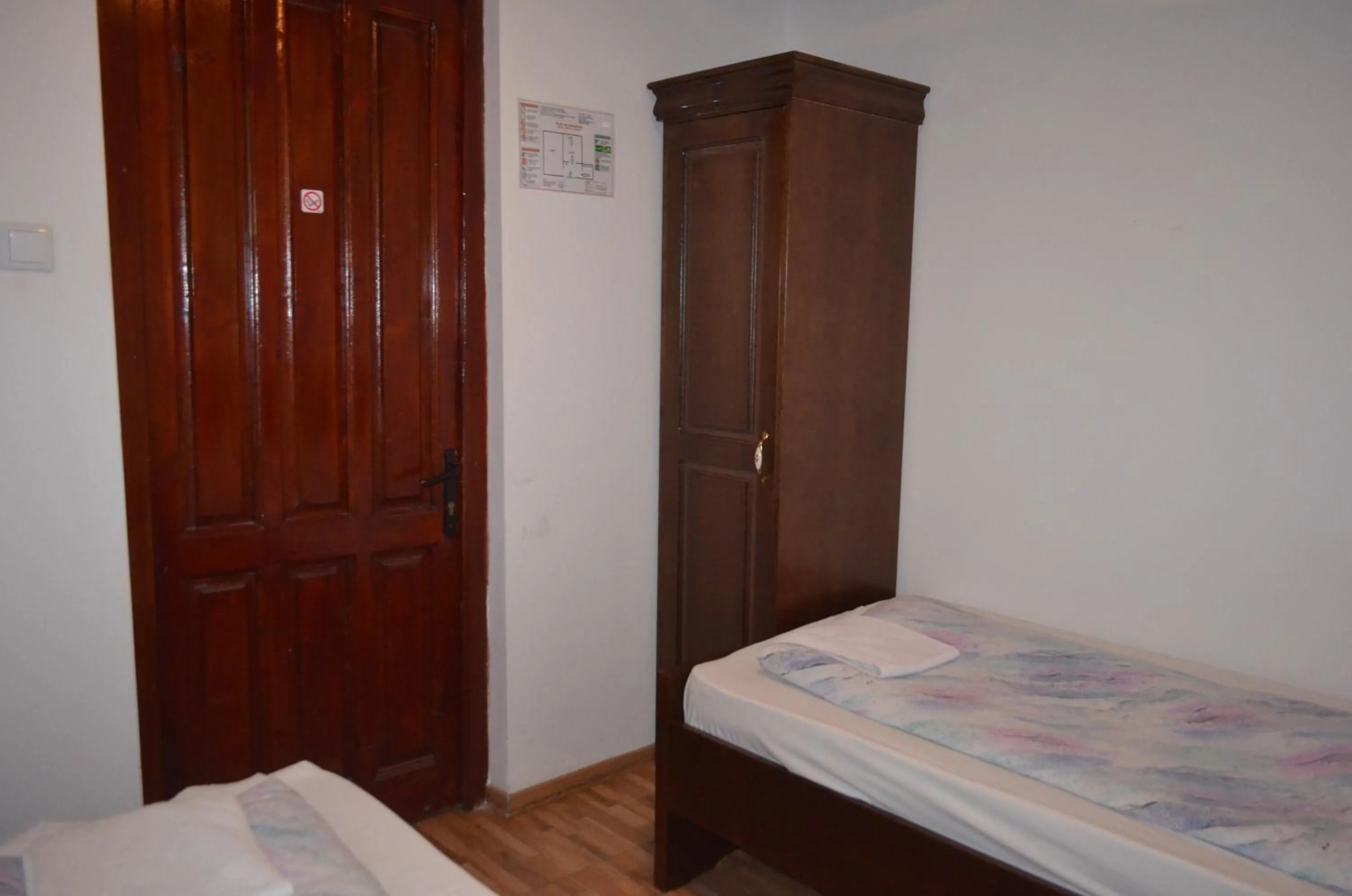 Photo of the whole room, Bed in Complex Parc Pini Moinesti