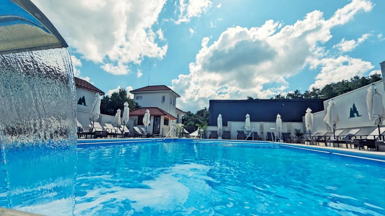 Complex Parc Pini Moinesti