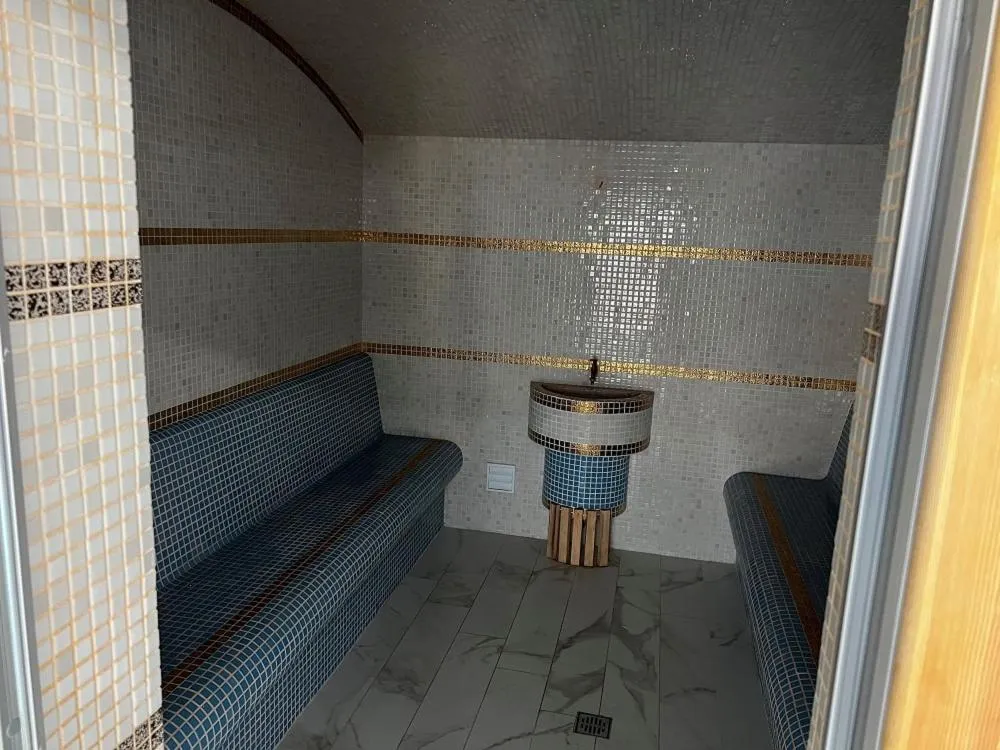 Complex Parc Pini Moinesti