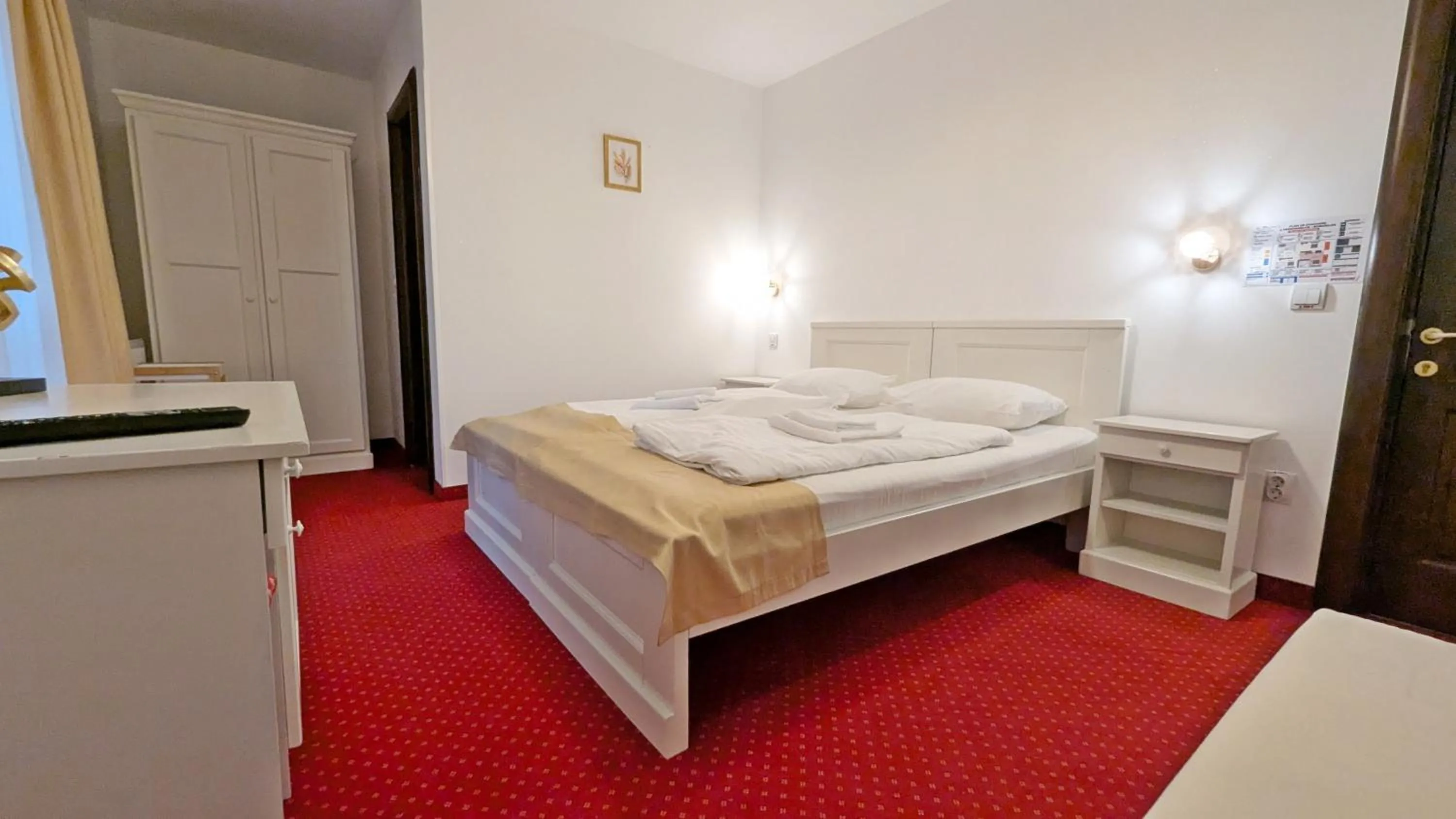 Bed in Complex Parc Pini Moinesti