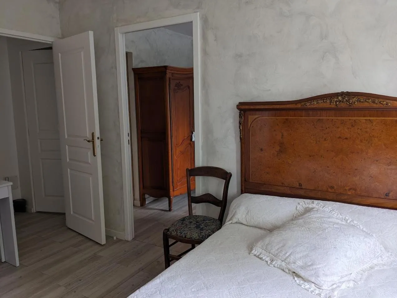 Bed in Les ID de Saint Emilion