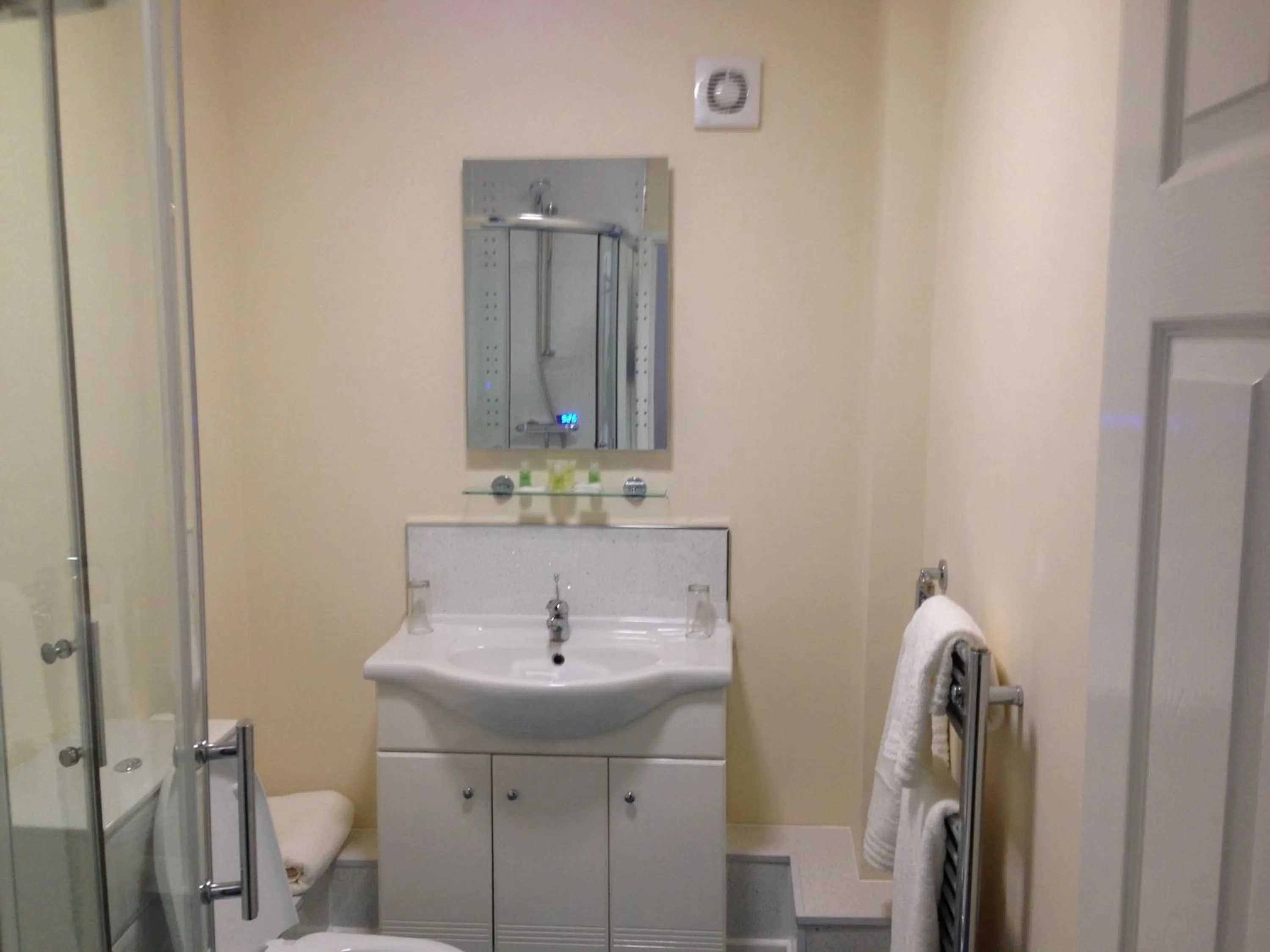 Bathroom in Victoria hotel