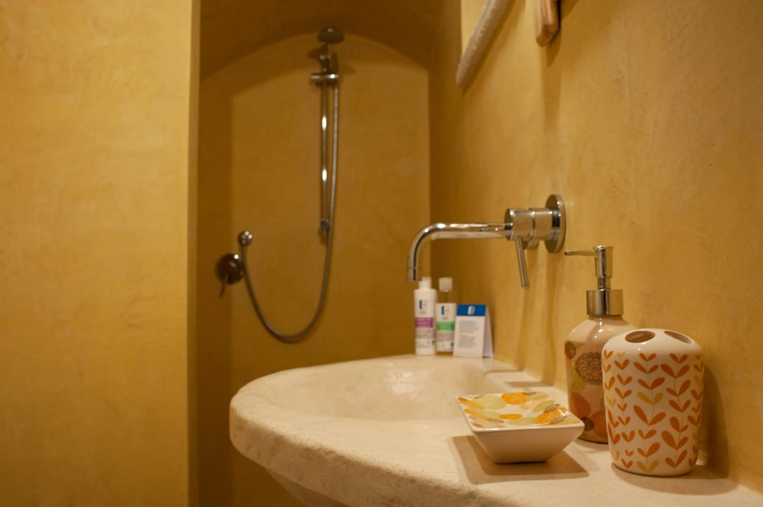 Shower in Le Dieci Porte