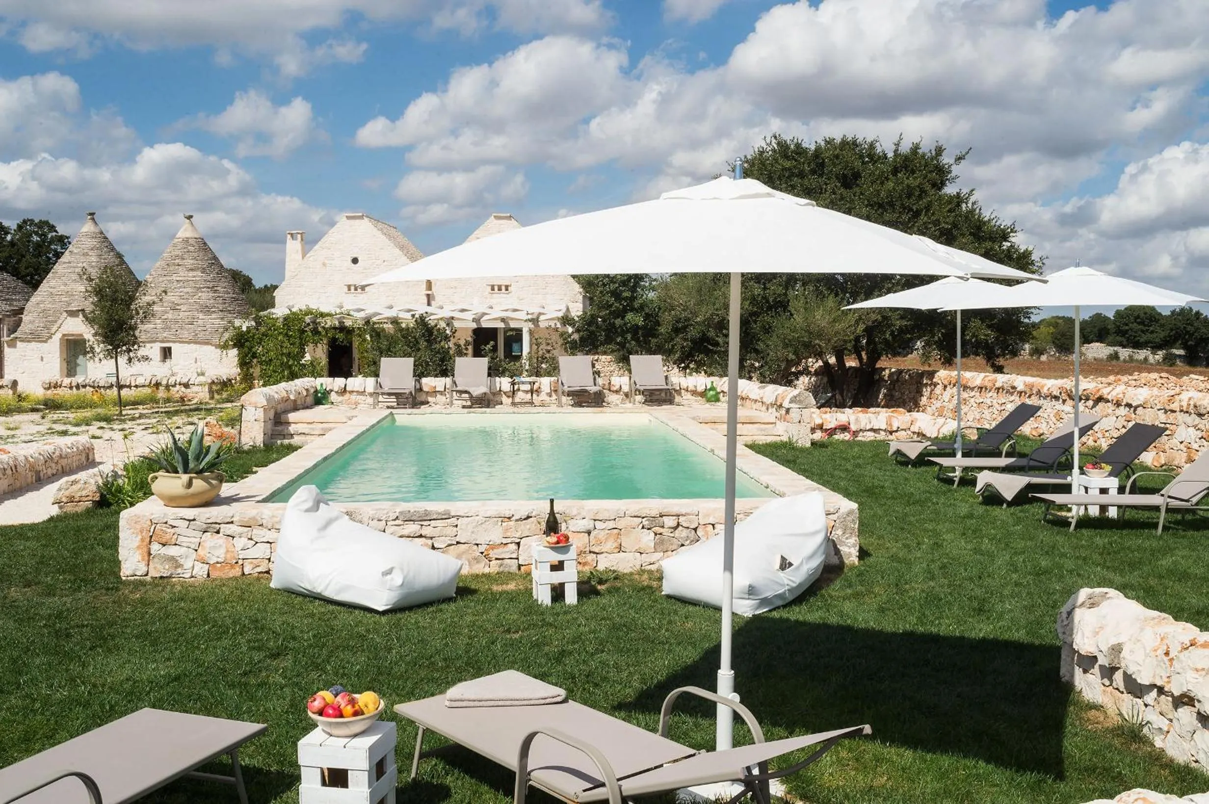 Pool view in Le Dieci Porte