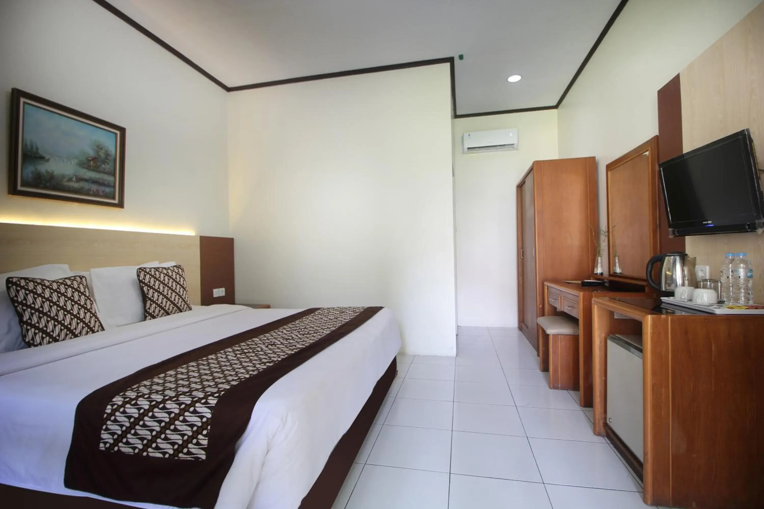 Superior Double Room in Hotel Grand Trisula Indramayu Superior Double Room in Hotel Grand Trisula Indramayu