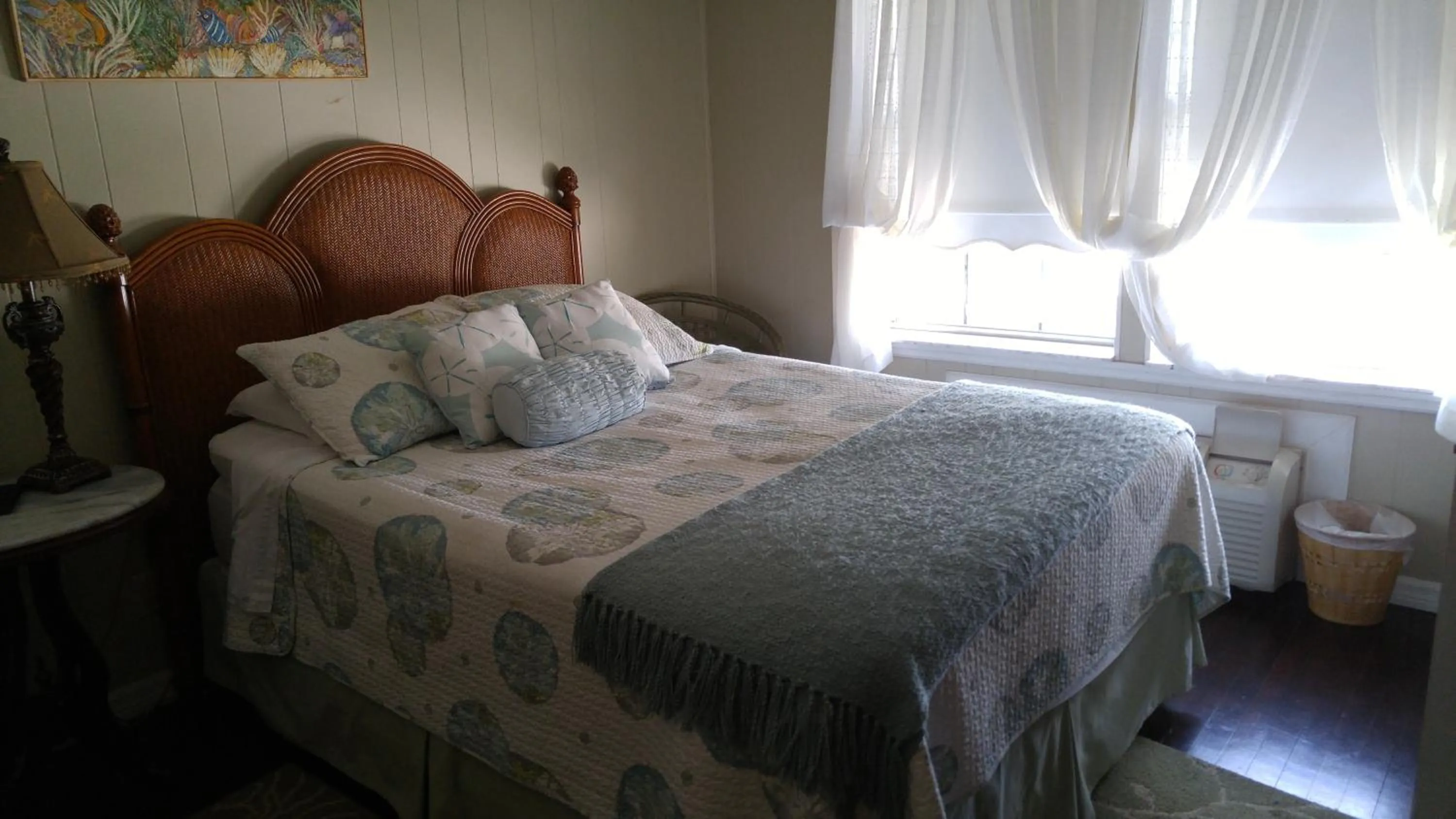 Bedroom in Seminole Inn