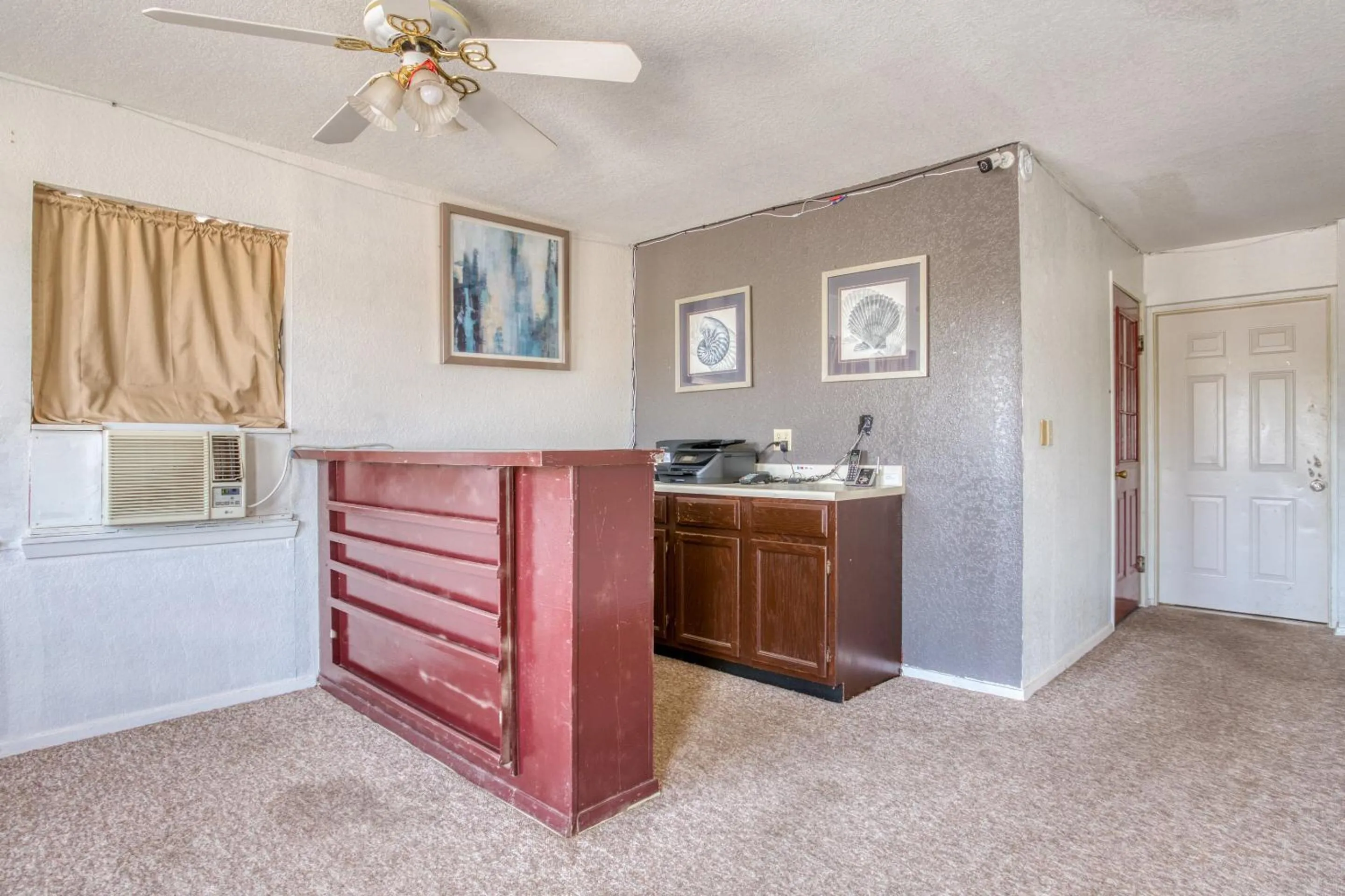 Lobby or reception in OYO Hotel Breckenridge TX Hubbard Creek Lake