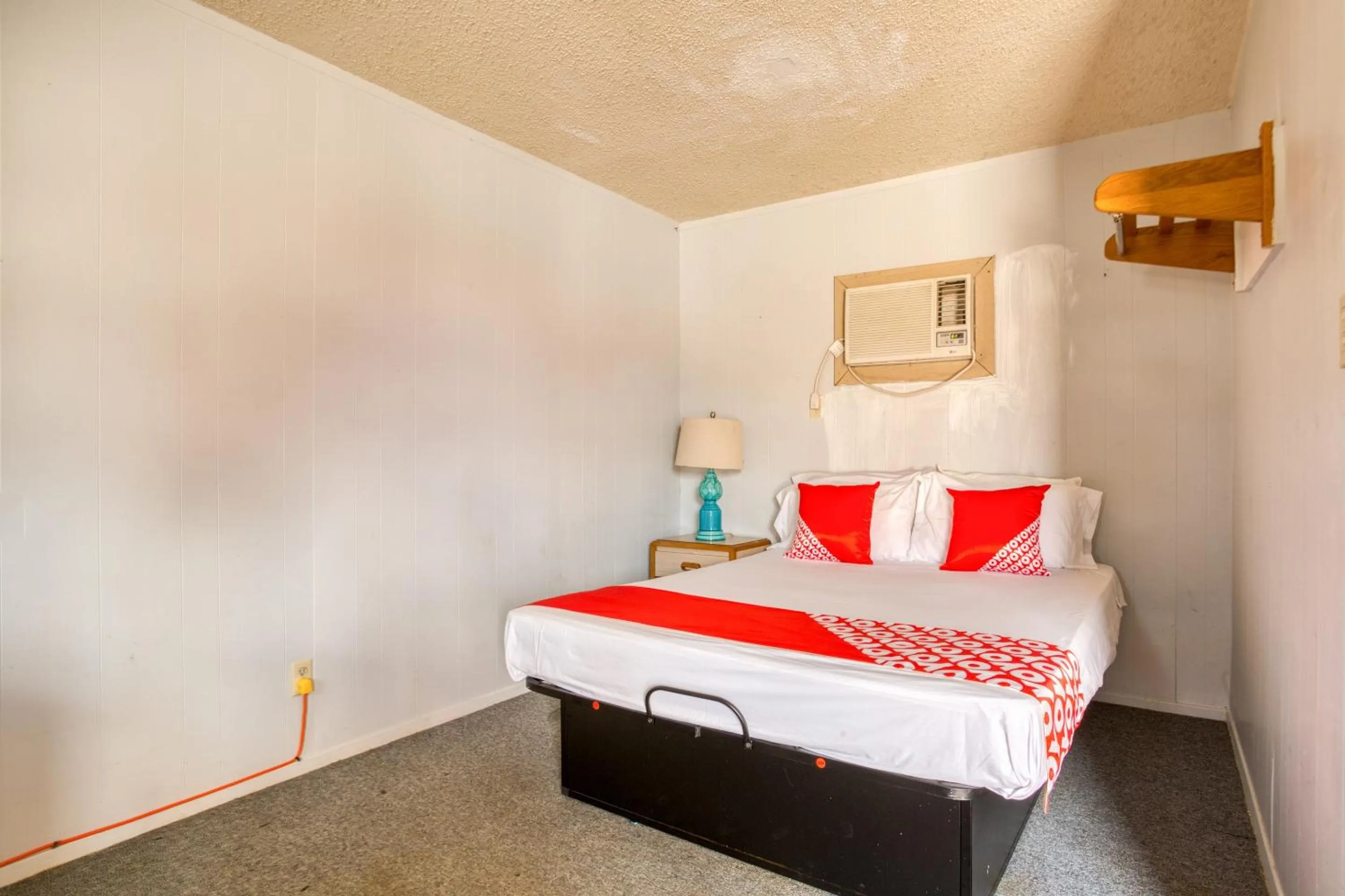 Bedroom in OYO Hotel Breckenridge TX Hubbard Creek Lake