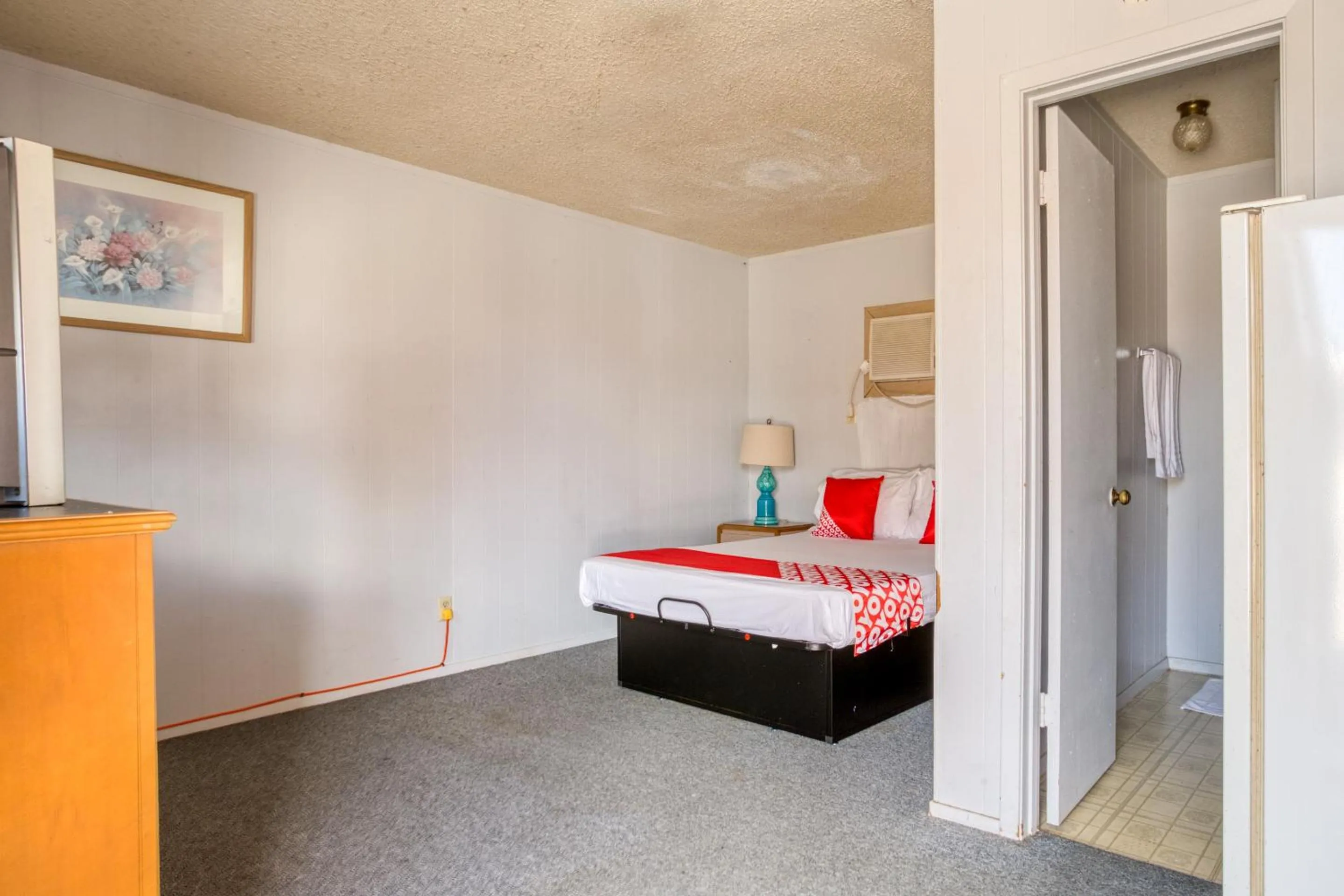 Bedroom in OYO Hotel Breckenridge TX Hubbard Creek Lake