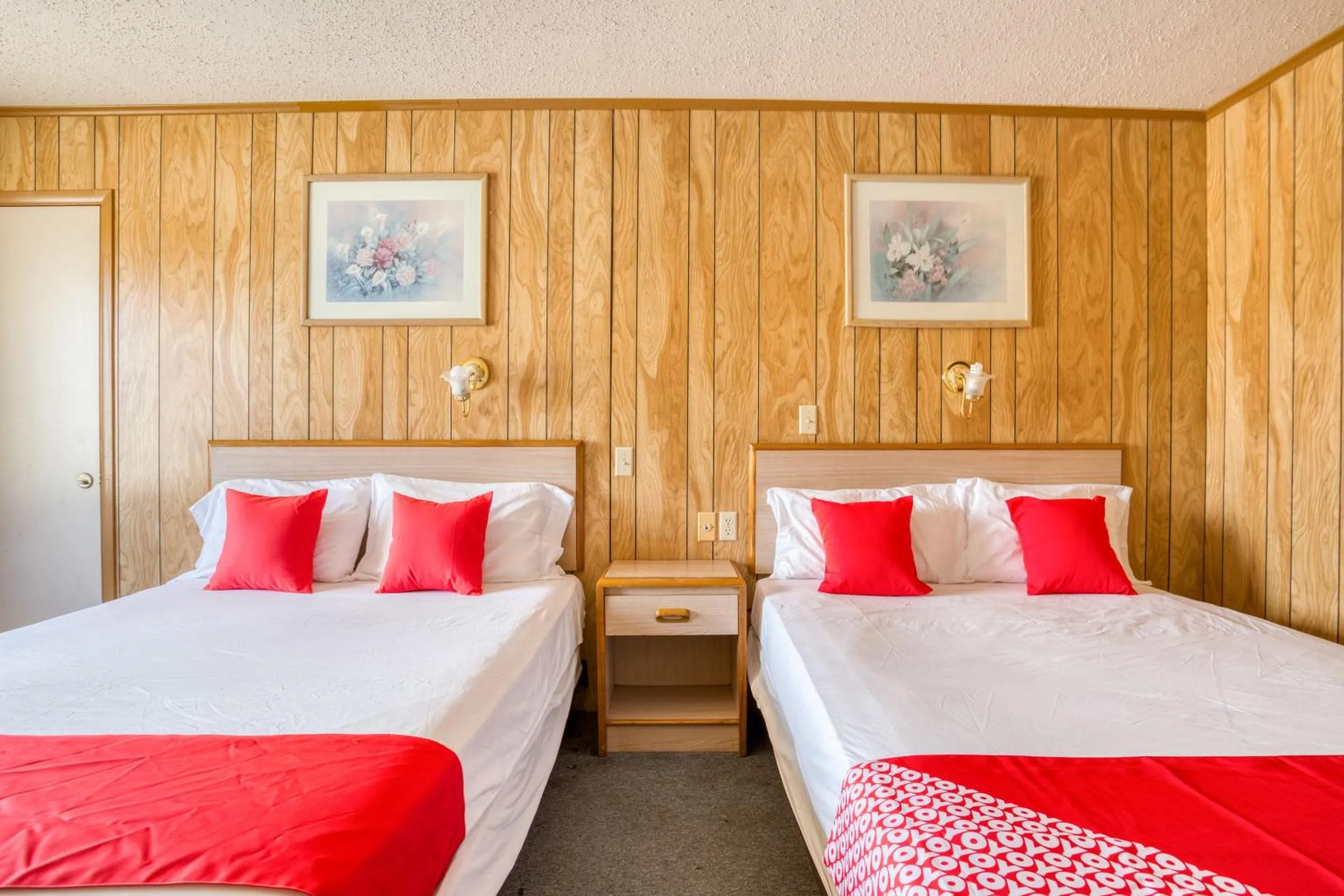 Bedroom in OYO Hotel Breckenridge TX Hubbard Creek Lake