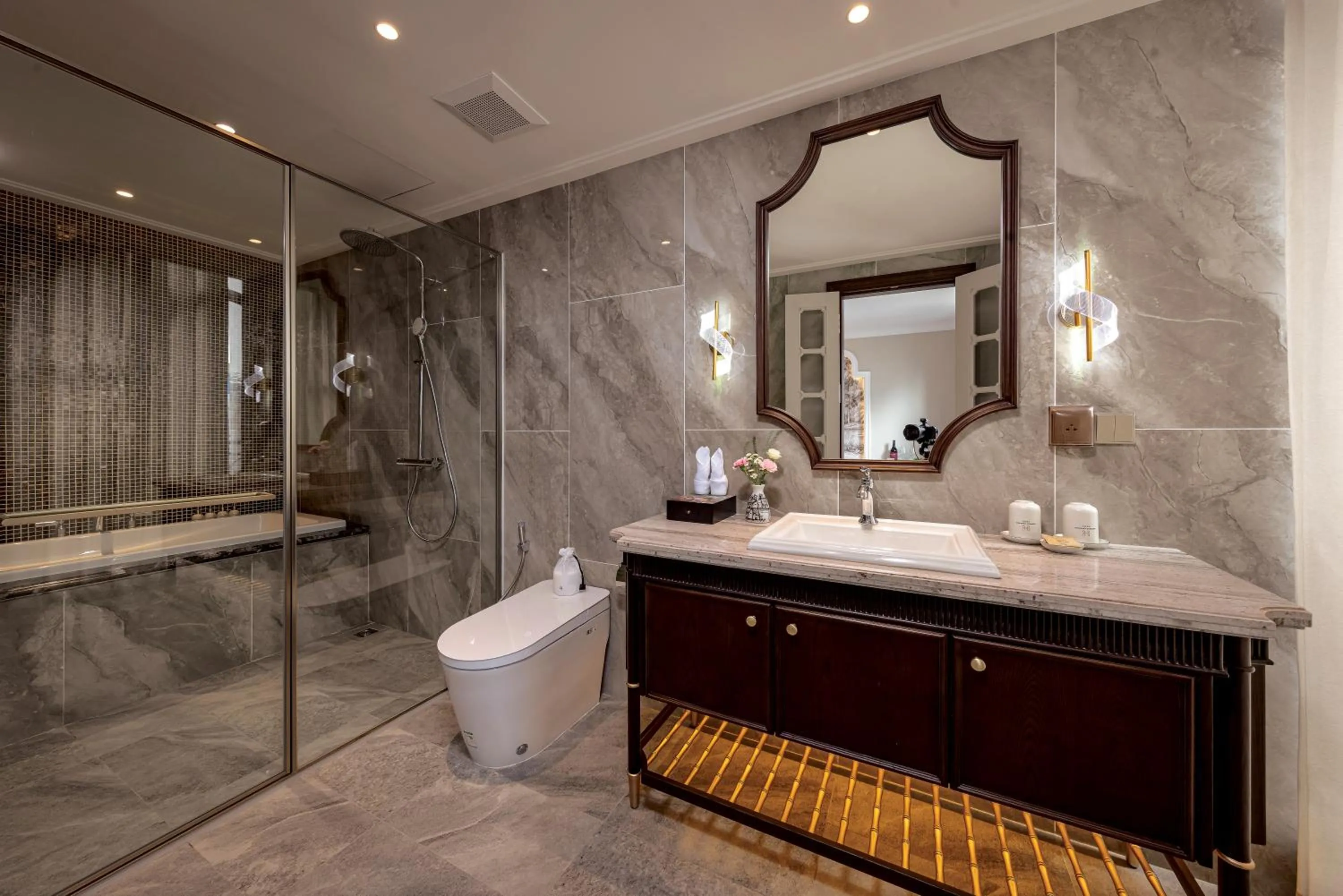 Bath in Heritage Ham Long Hotel and Spa