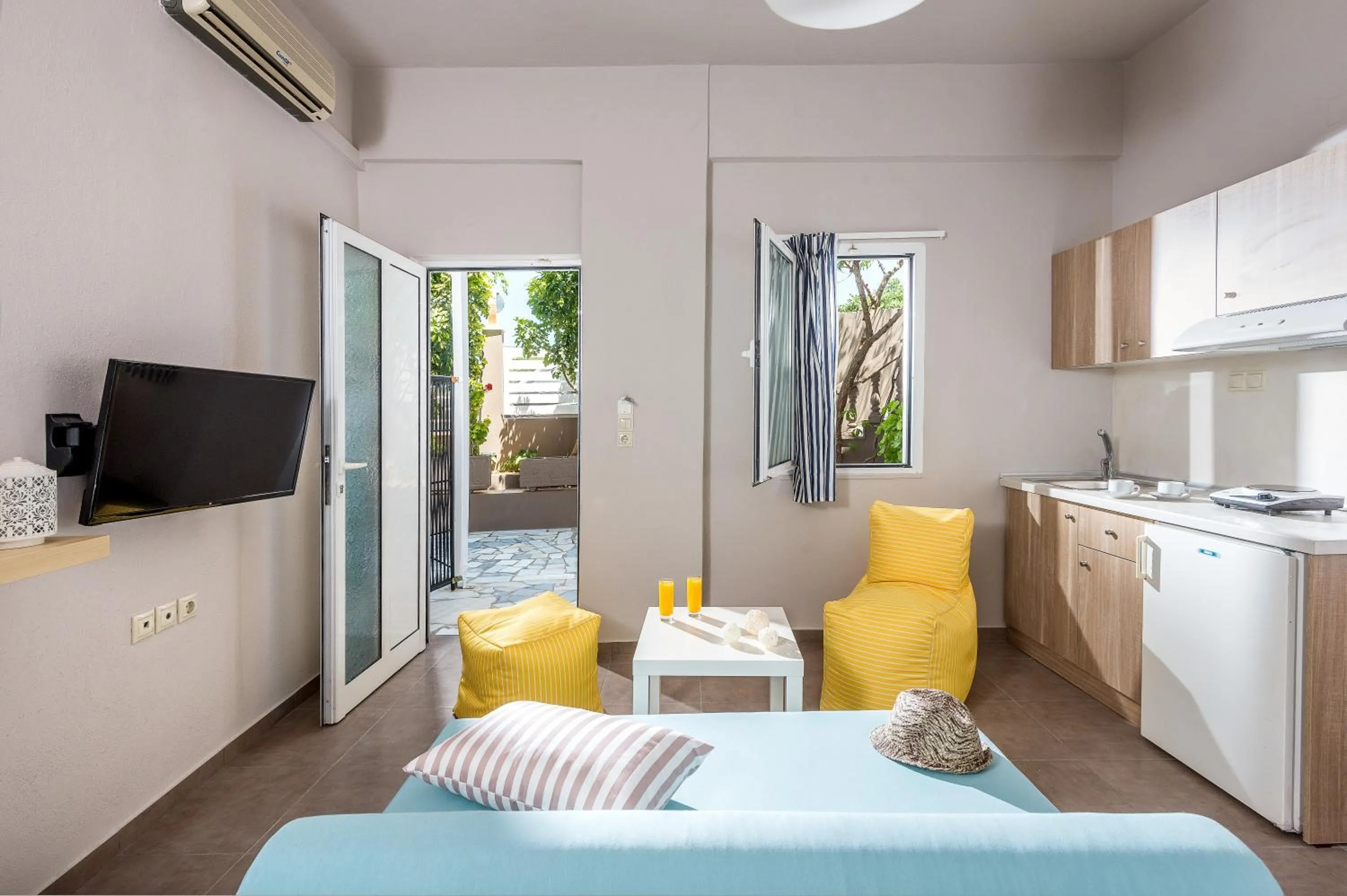 TV and multimedia in Anemos Suites by Estia