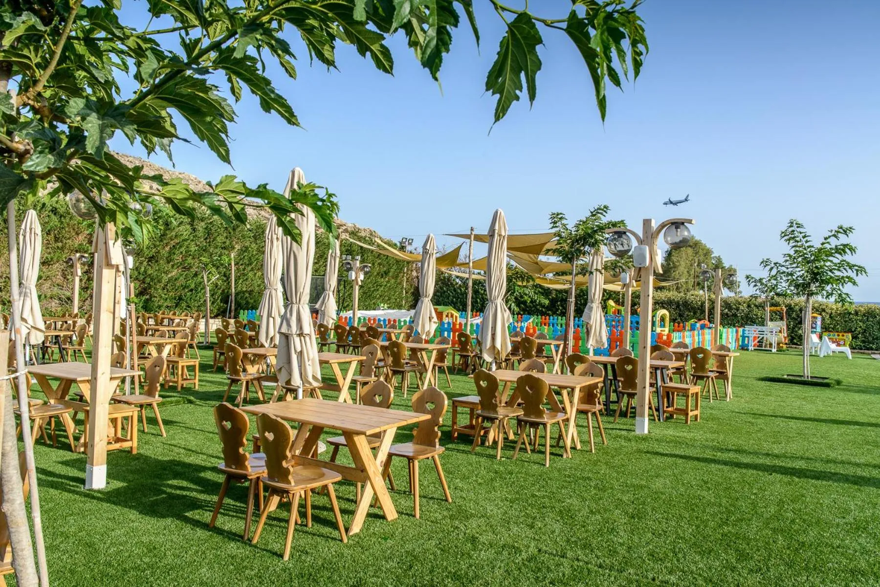 Restaurant/places to eat in Anemos Suites by Estia