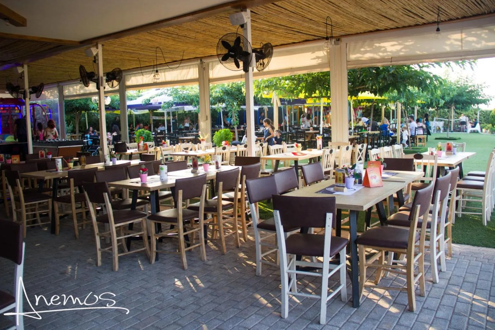 Restaurant/places to eat in Anemos Suites by Estia