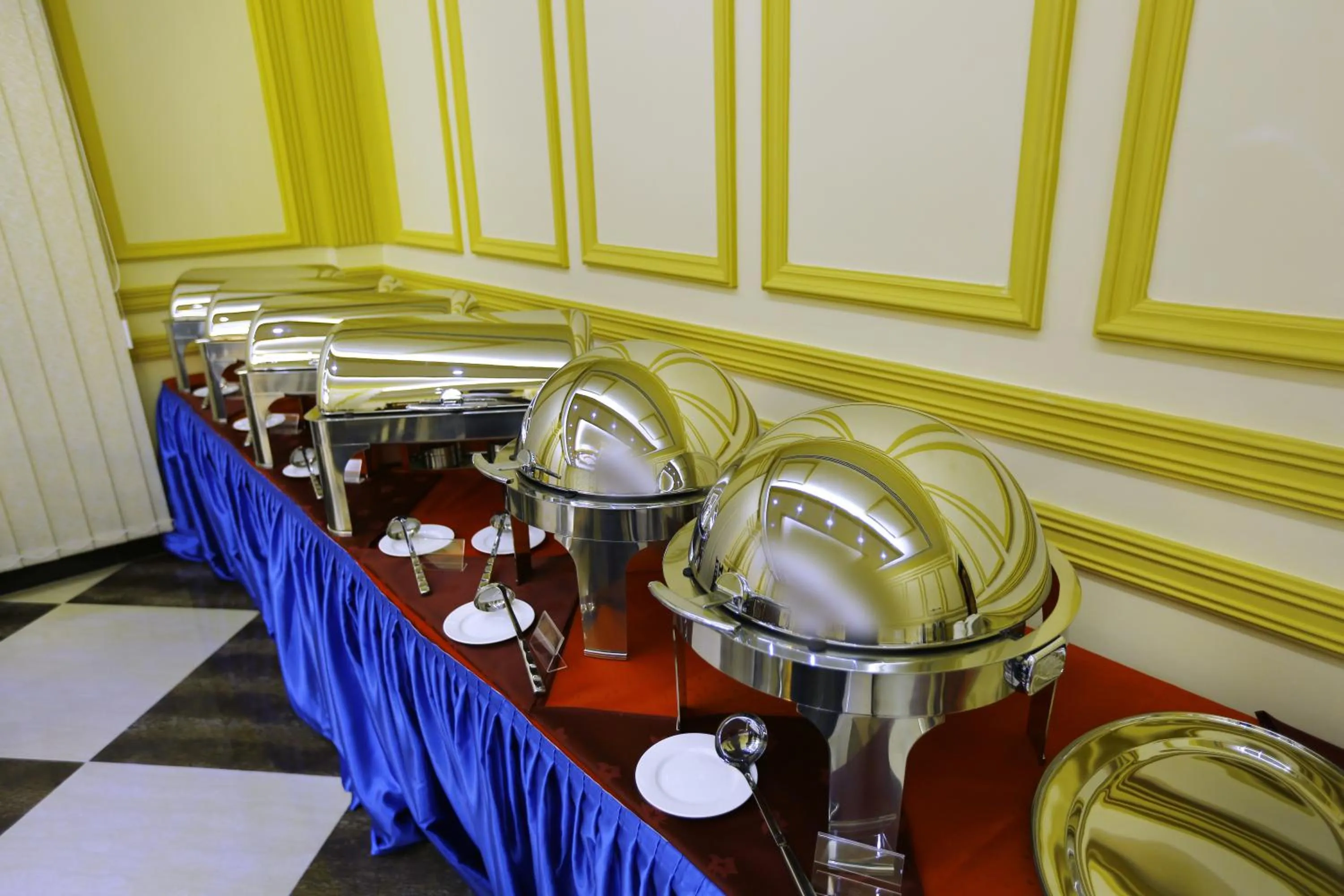 Food and drinks in Muscat International Hotel Plaza