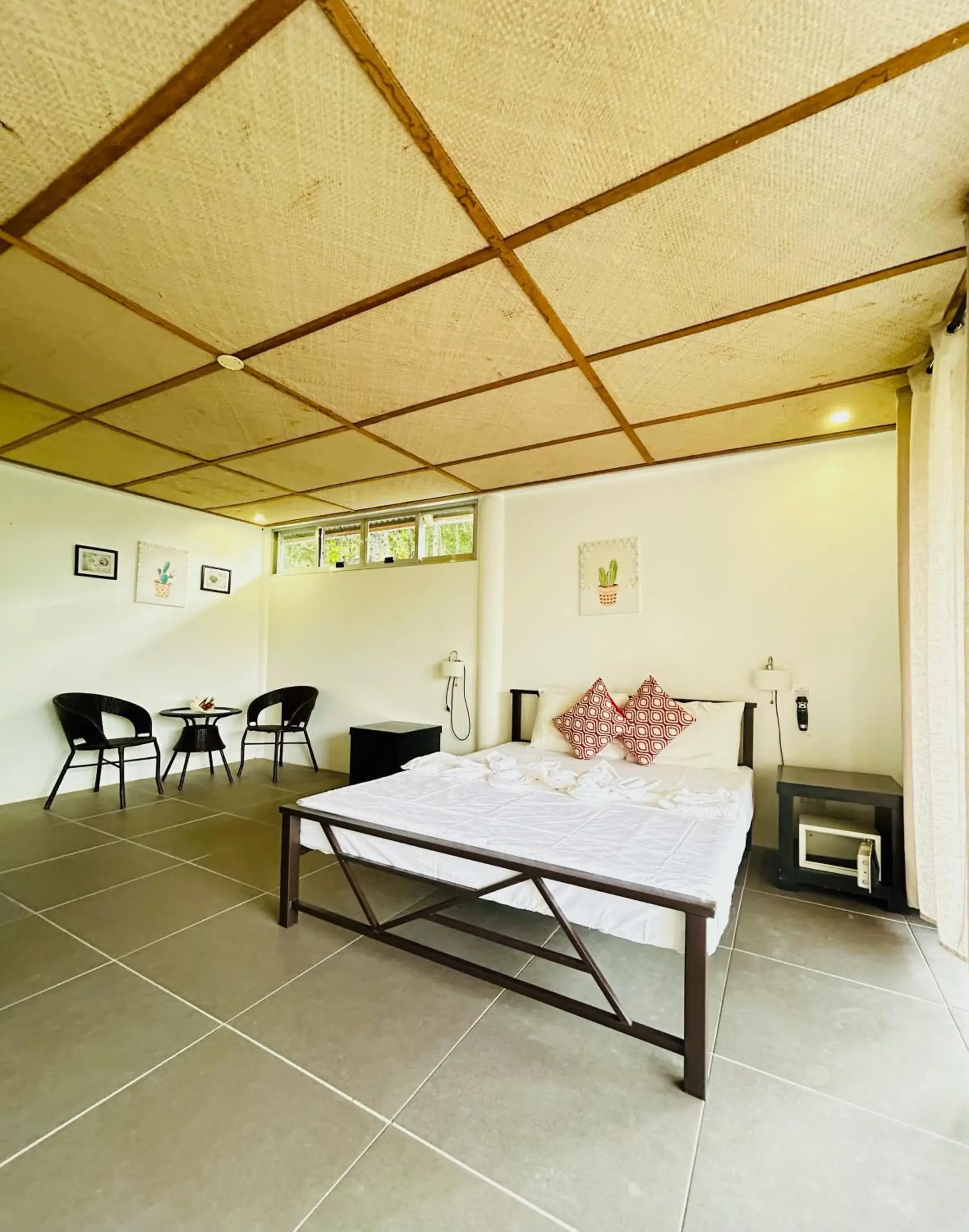 Deluxe Garden View Room in Chindonan Dive and Beach Resort Deluxe Garden View Room in Chindonan Dive and Beach Resort